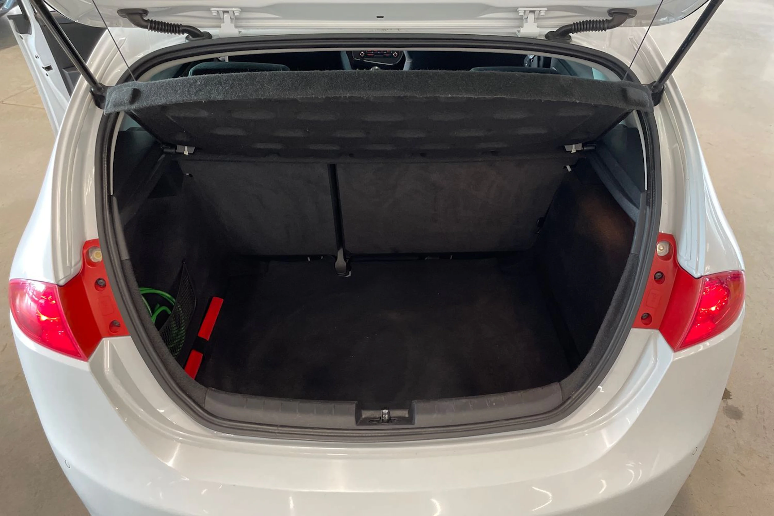 sininen SEAT Leon 2011 kuva 24.