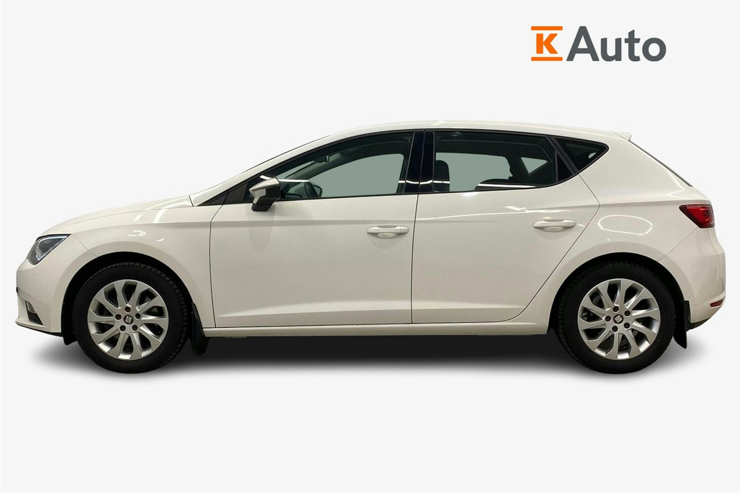 valkoinen SEAT Leon 2013 kuva 6.
