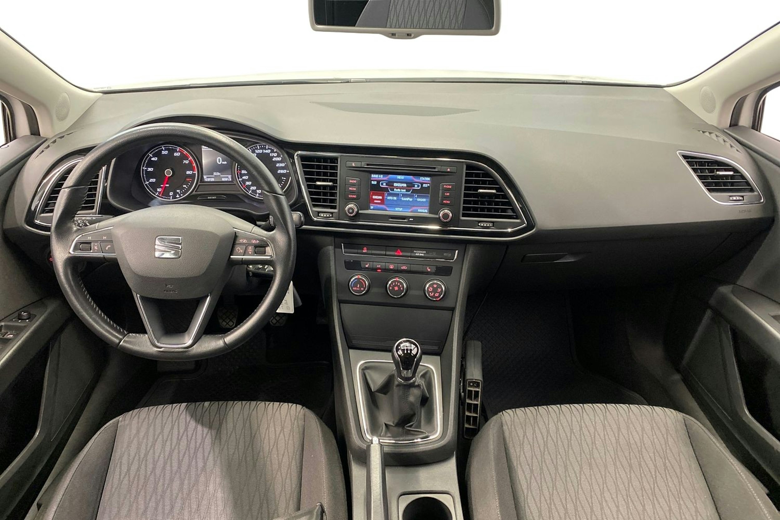 valkoinen SEAT Leon 2013 kuva 9.