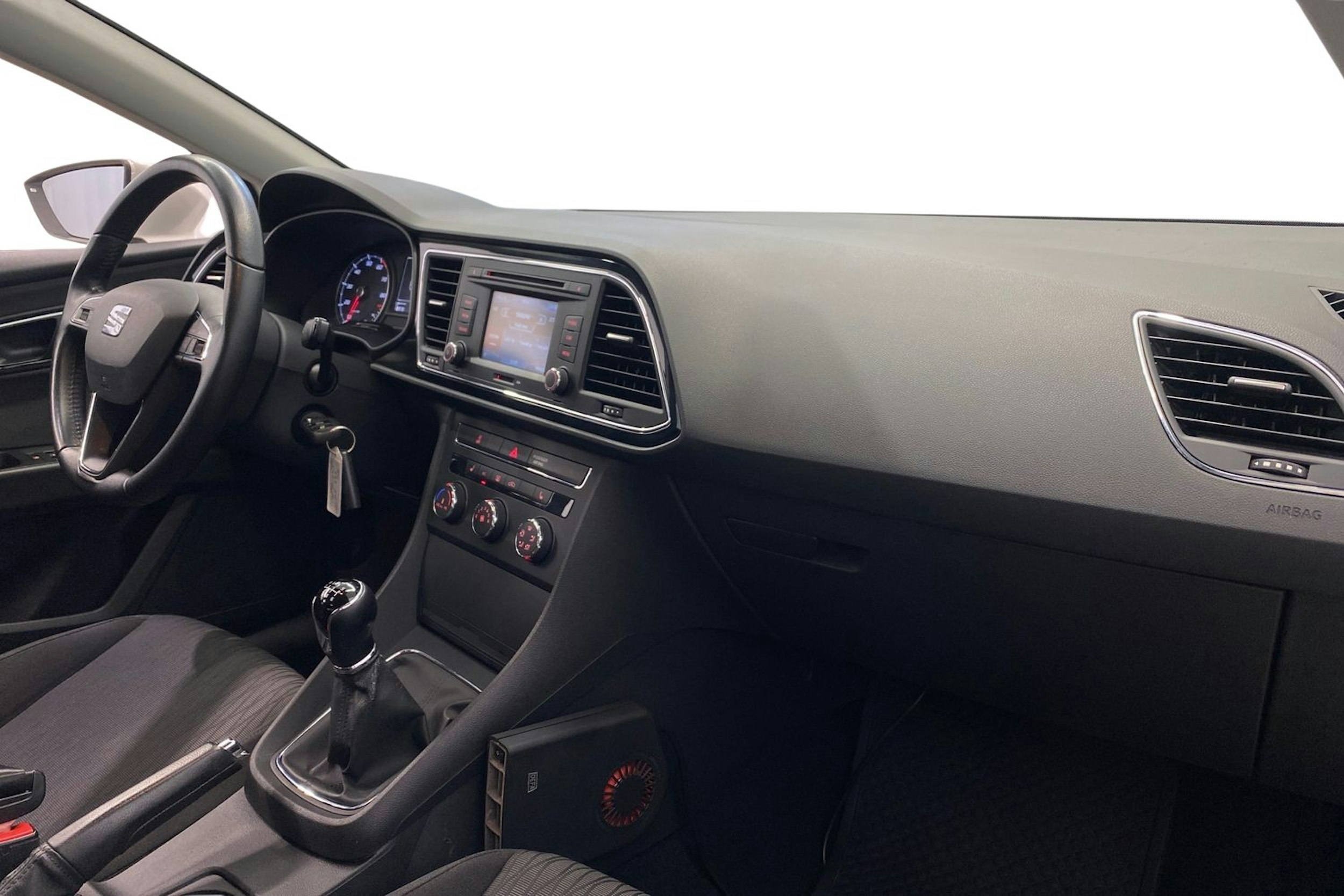 valkoinen SEAT Leon 2013 kuva 10.