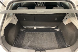 valkoinen SEAT Leon 2013 kuva 16.