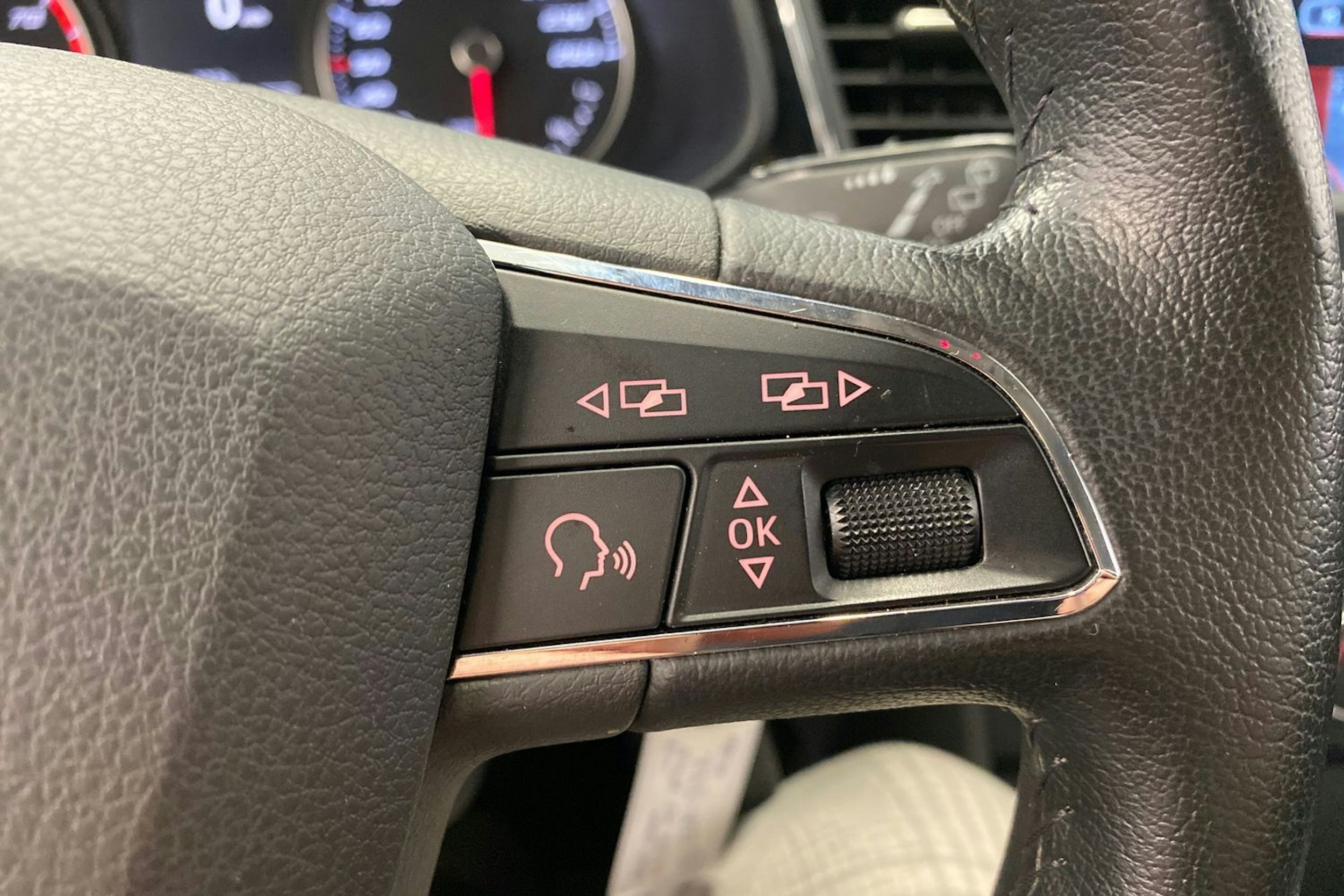 valkoinen SEAT Leon 2013 kuva 20.
