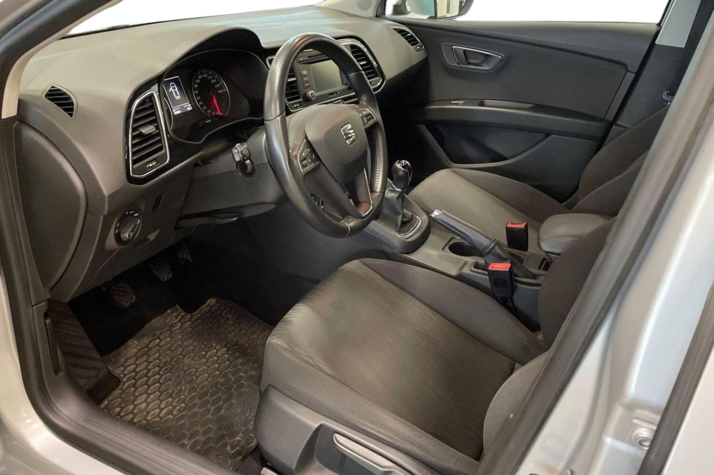 Seat Leon 1,6 TDi 105 Style 2013, kuva 7/29