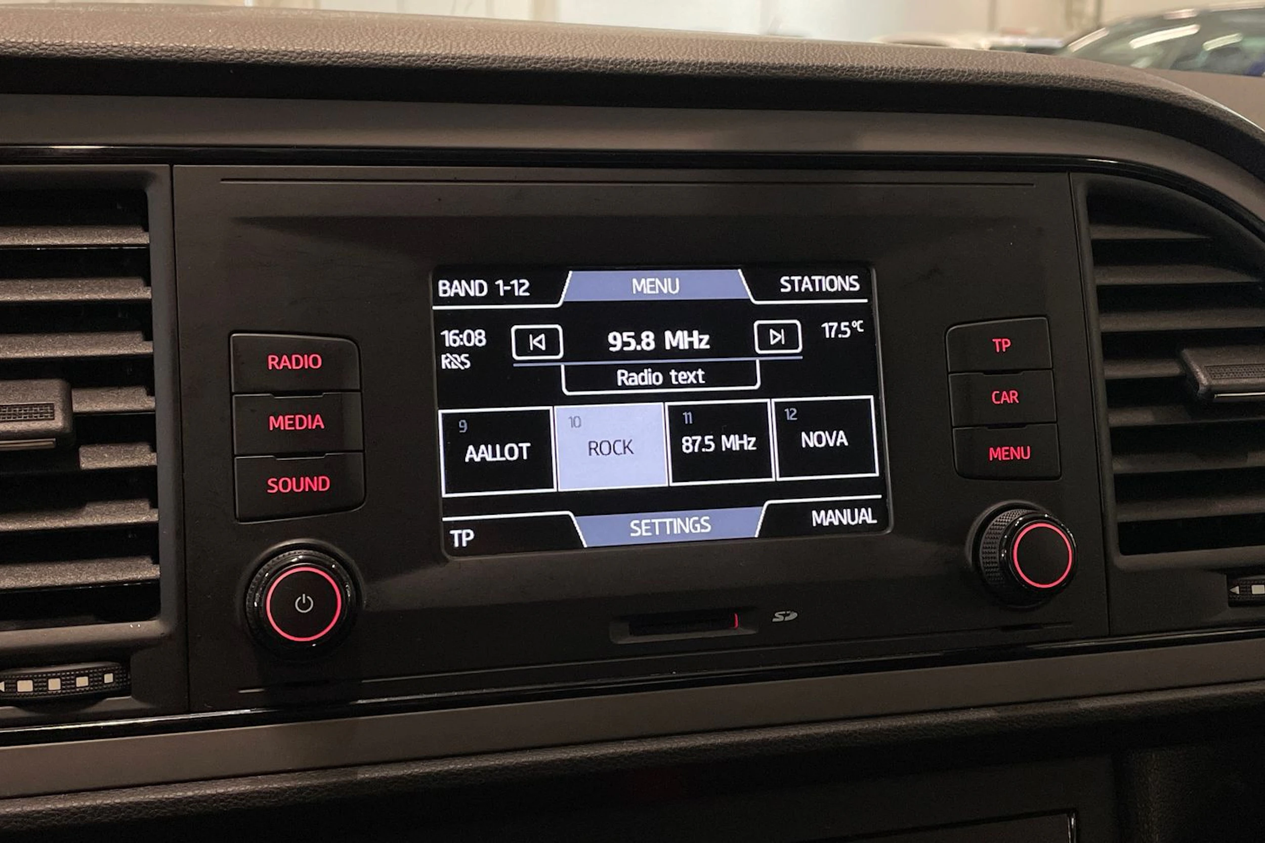 punainen SEAT Leon 2014 kuva 19.