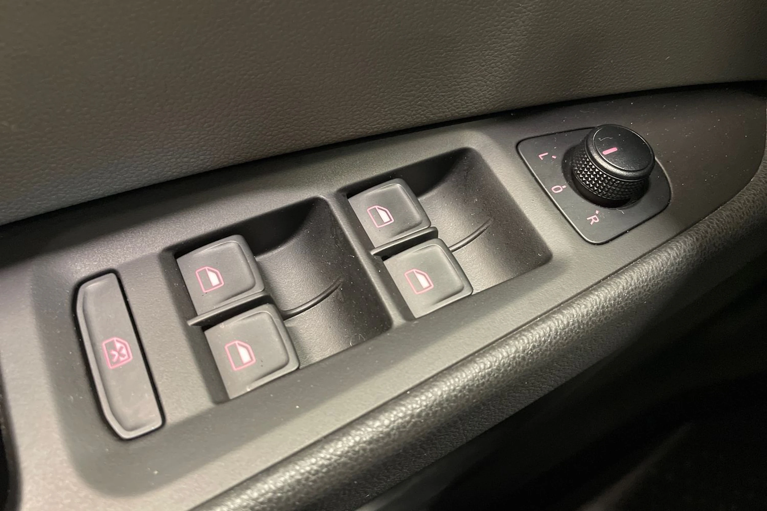 punainen SEAT Leon 2014 kuva 22.
