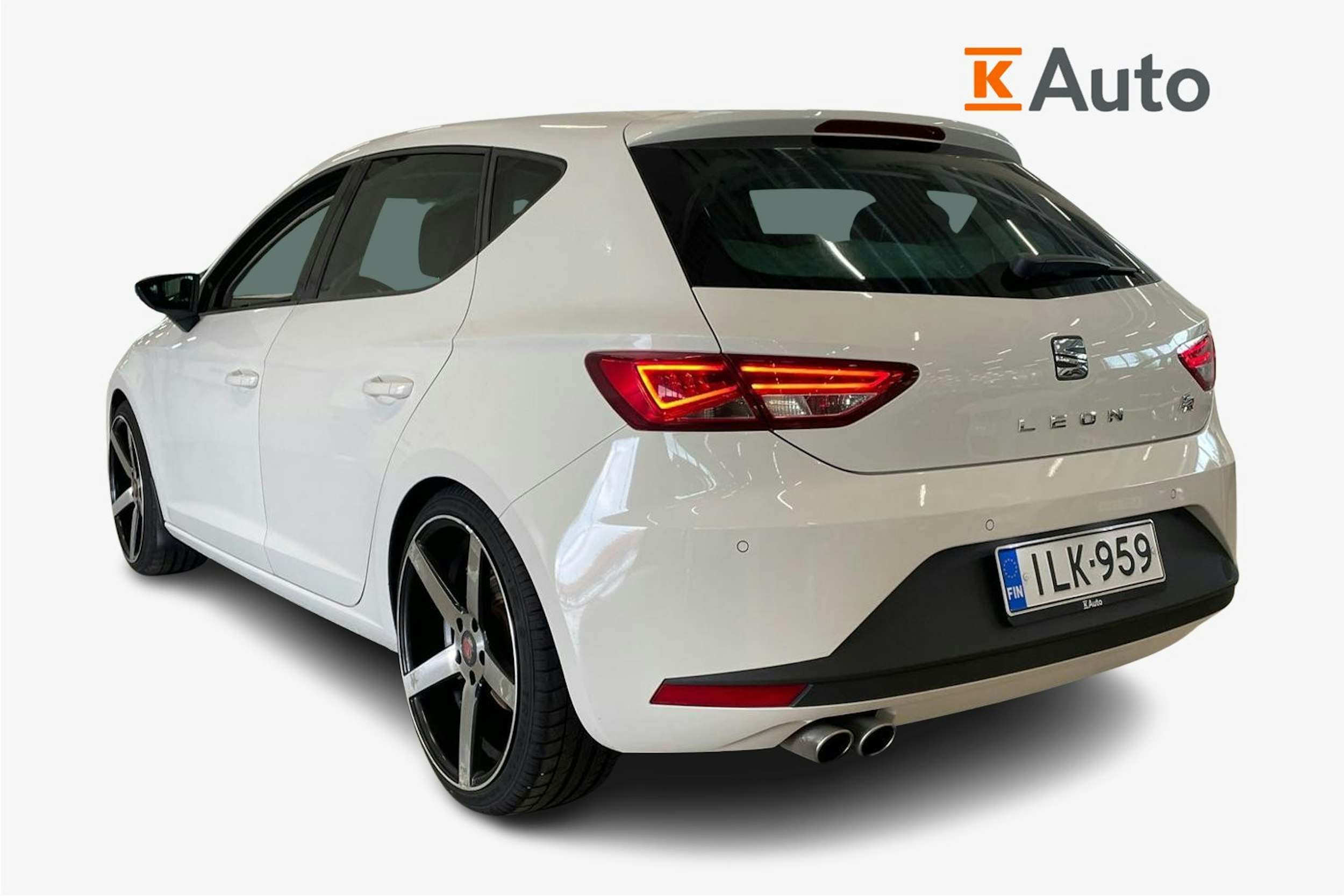 valkoinen SEAT Leon 2014 kuva 2.