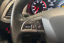 valkoinen SEAT Leon 2015 kuva 12.