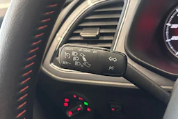 valkoinen SEAT Leon 2015 kuva 14.