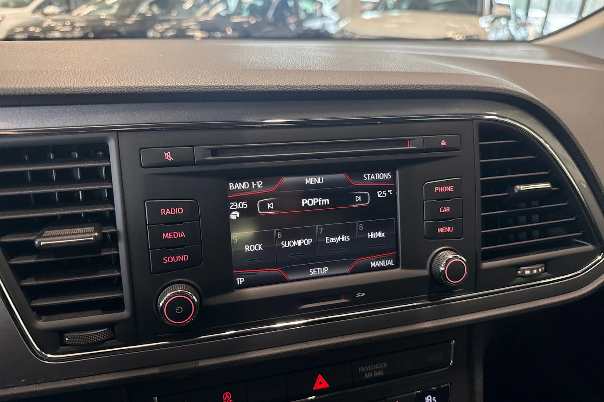 valkoinen SEAT Leon 2015 kuva 17.