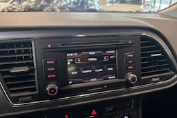 valkoinen SEAT Leon 2015 kuva 17.