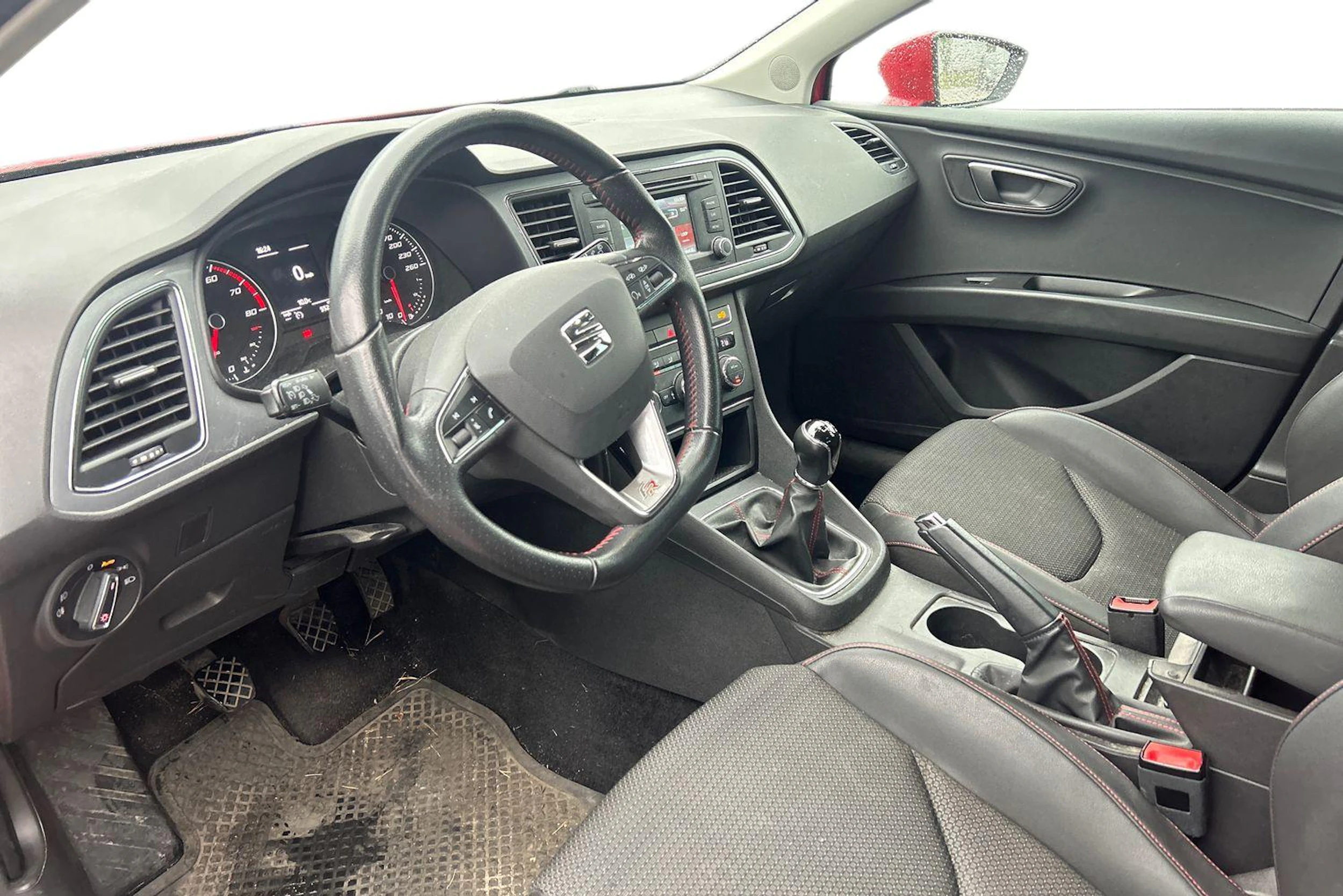 punainen SEAT Leon 2014 kuva 3.