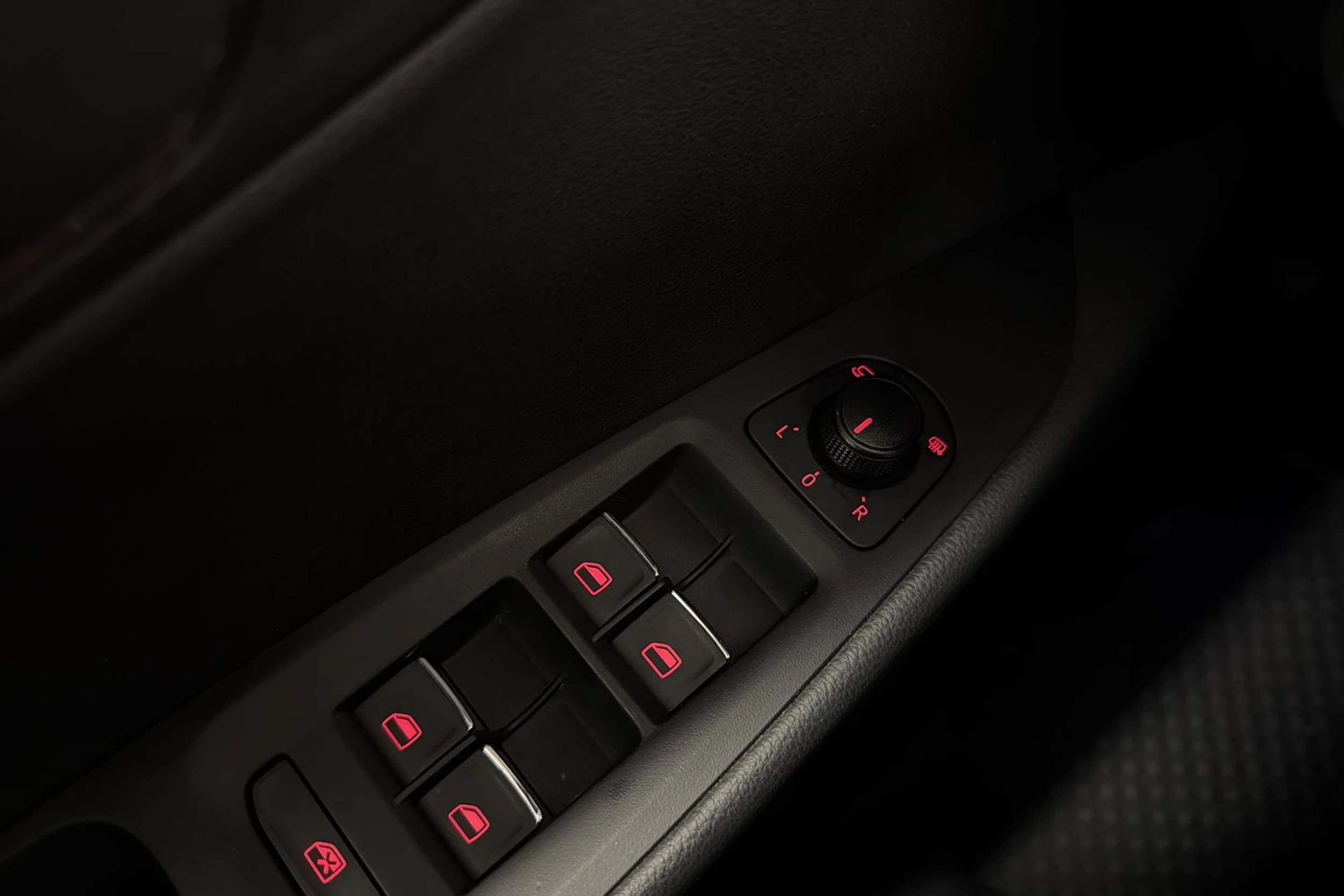 punainen SEAT Leon 2014 kuva 14.