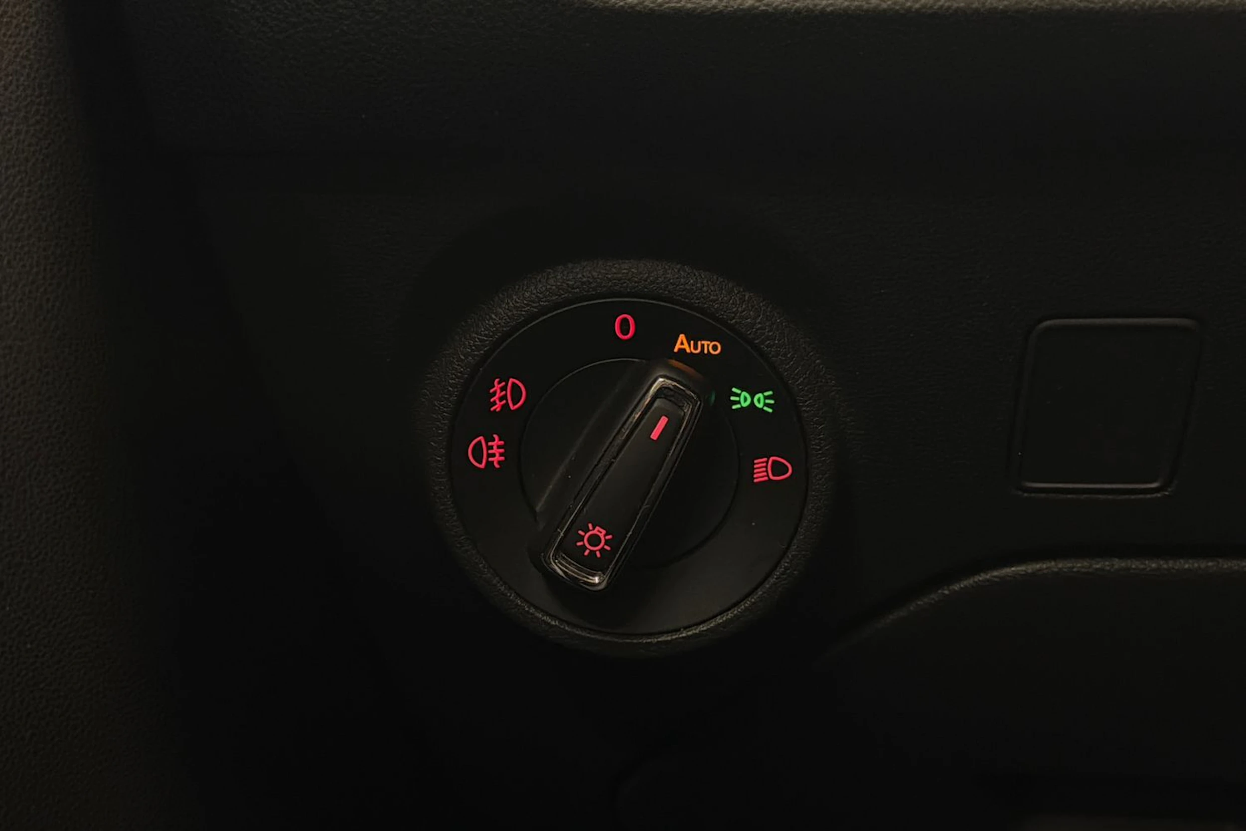 punainen SEAT Leon 2014 kuva 15.