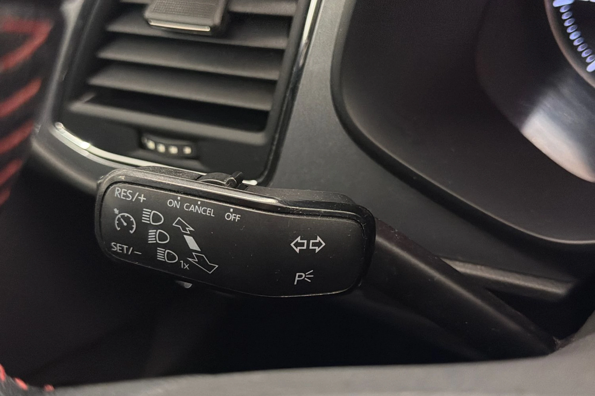 punainen SEAT Leon 2014 kuva 18.
