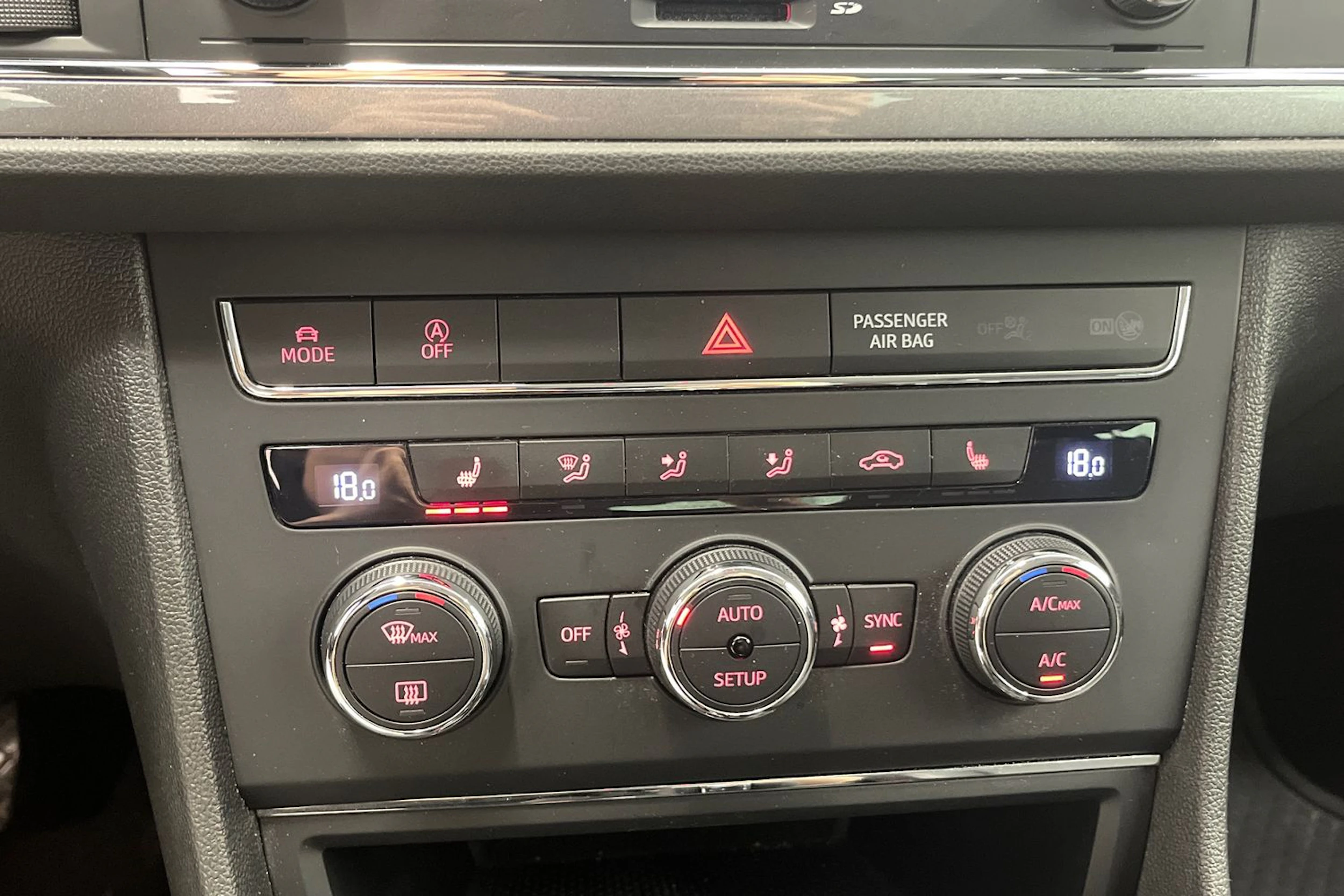 sininen SEAT Leon 2015 kuva 22.