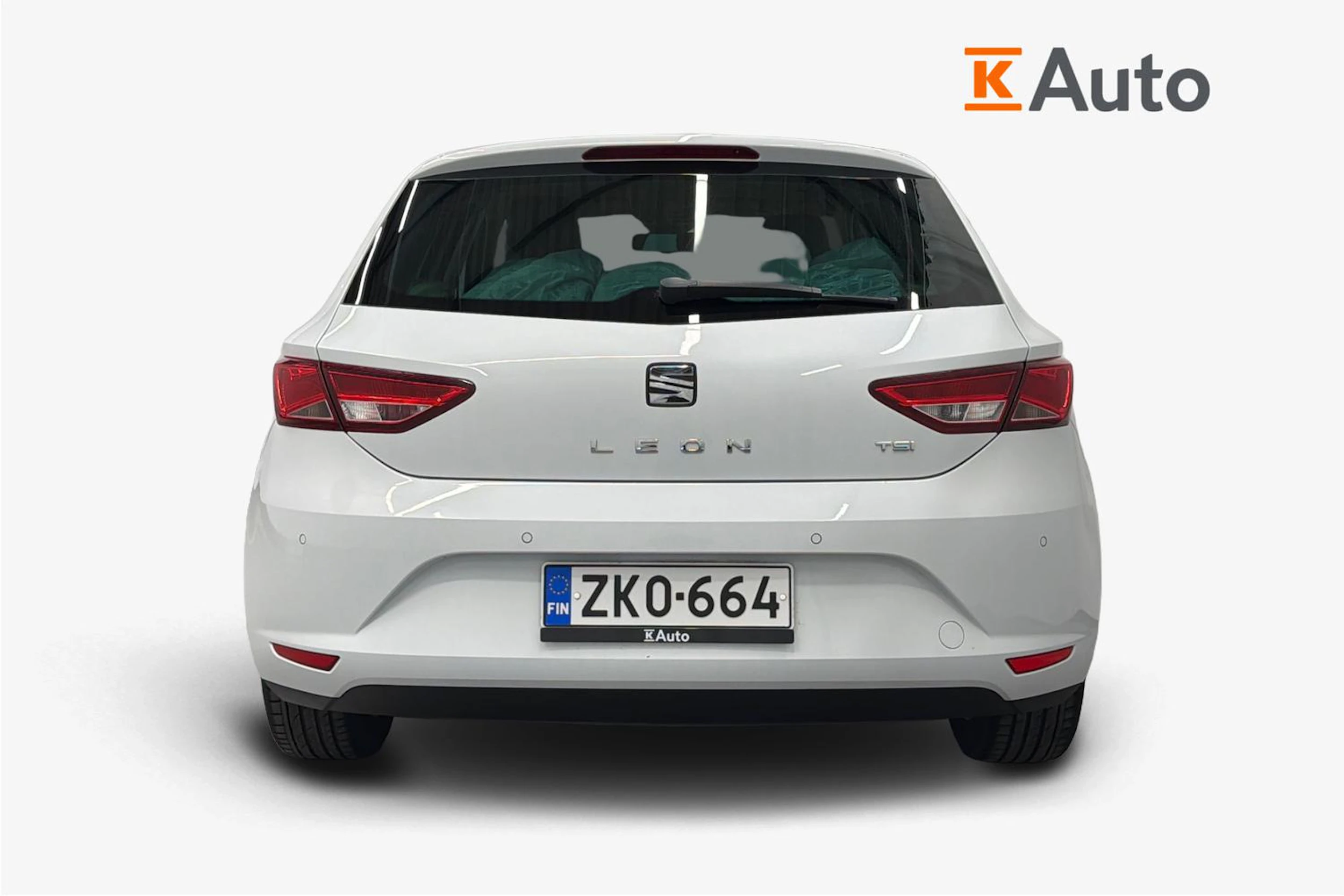 valkoinen SEAT Leon 2015 kuva 4.