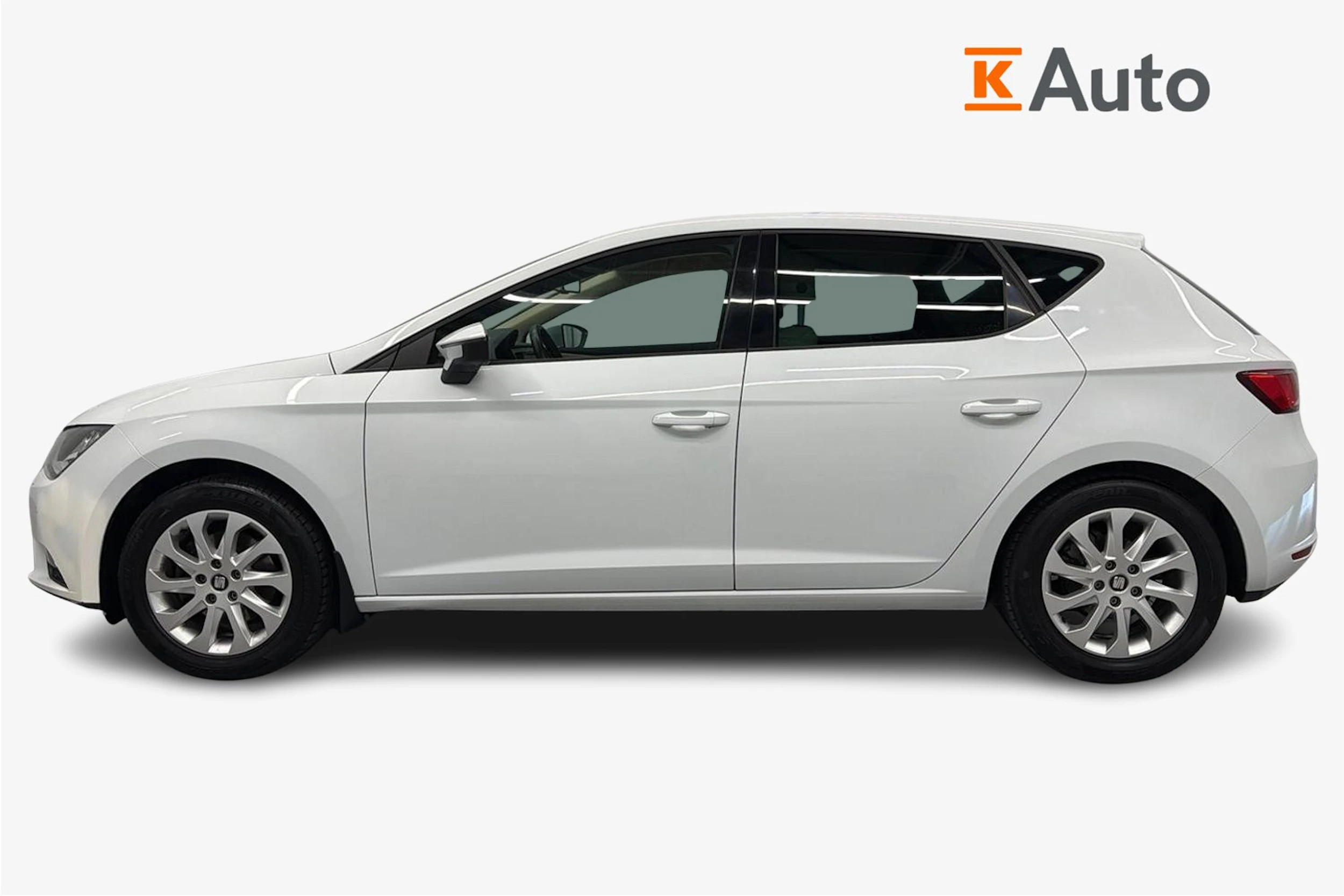 valkoinen SEAT Leon 2015 kuva 7.