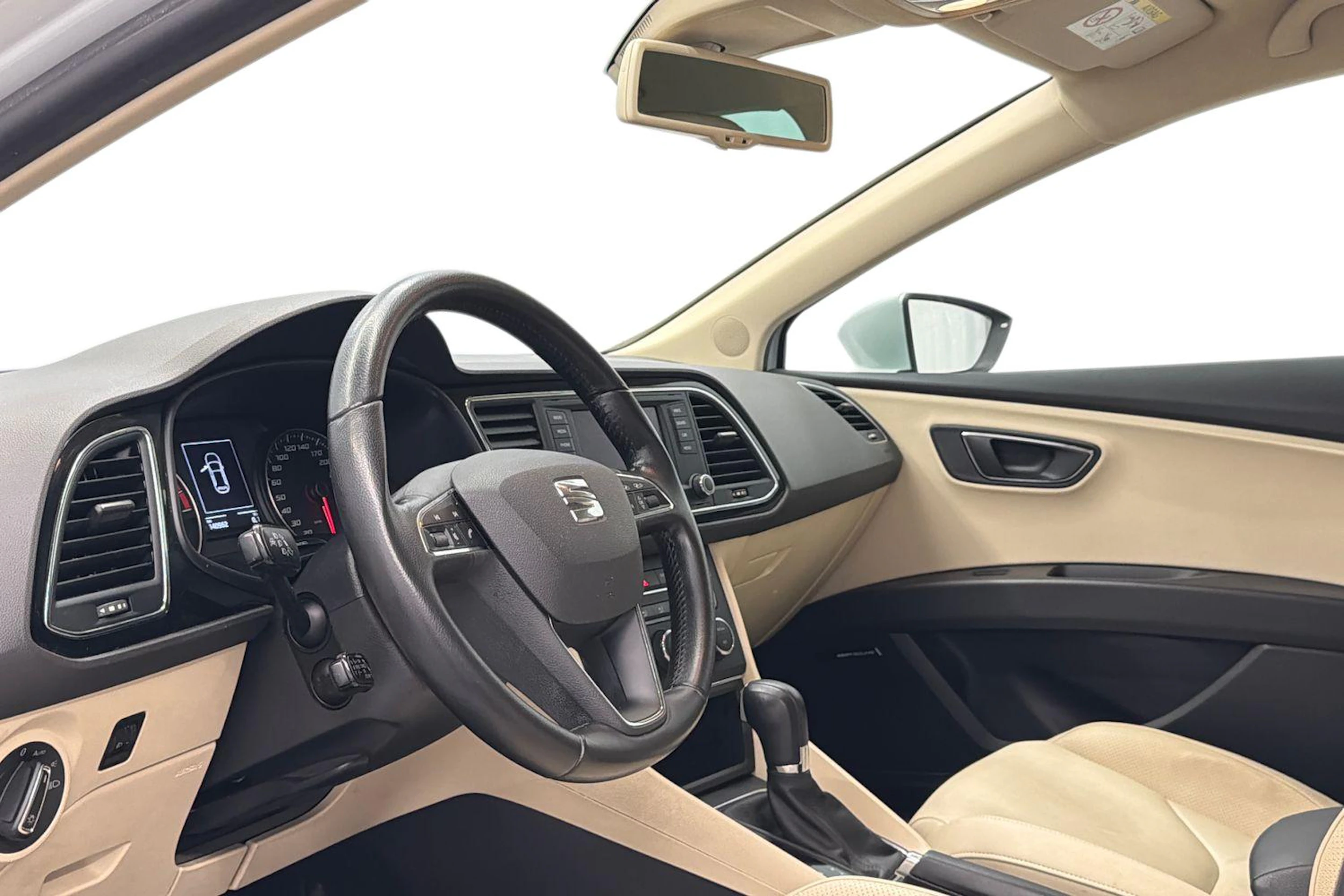 valkoinen SEAT Leon 2015 kuva 8.