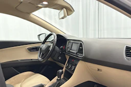 valkoinen SEAT Leon 2015 kuva 16.