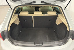 valkoinen SEAT Leon 2015 kuva 17.