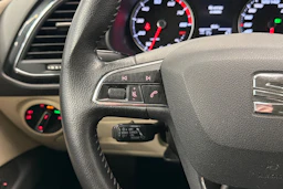 valkoinen SEAT Leon 2015 kuva 19.