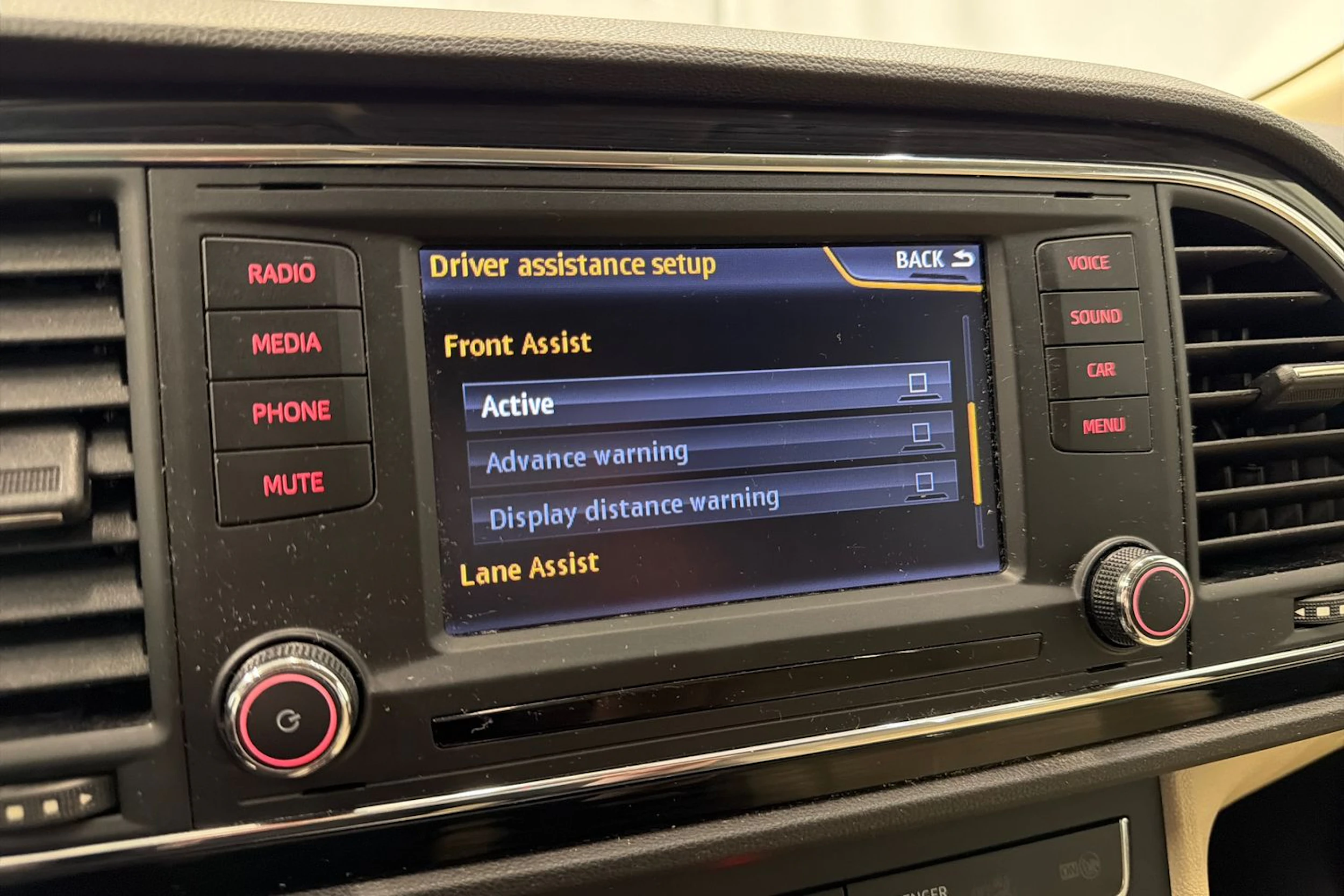 valkoinen SEAT Leon 2015 kuva 23.