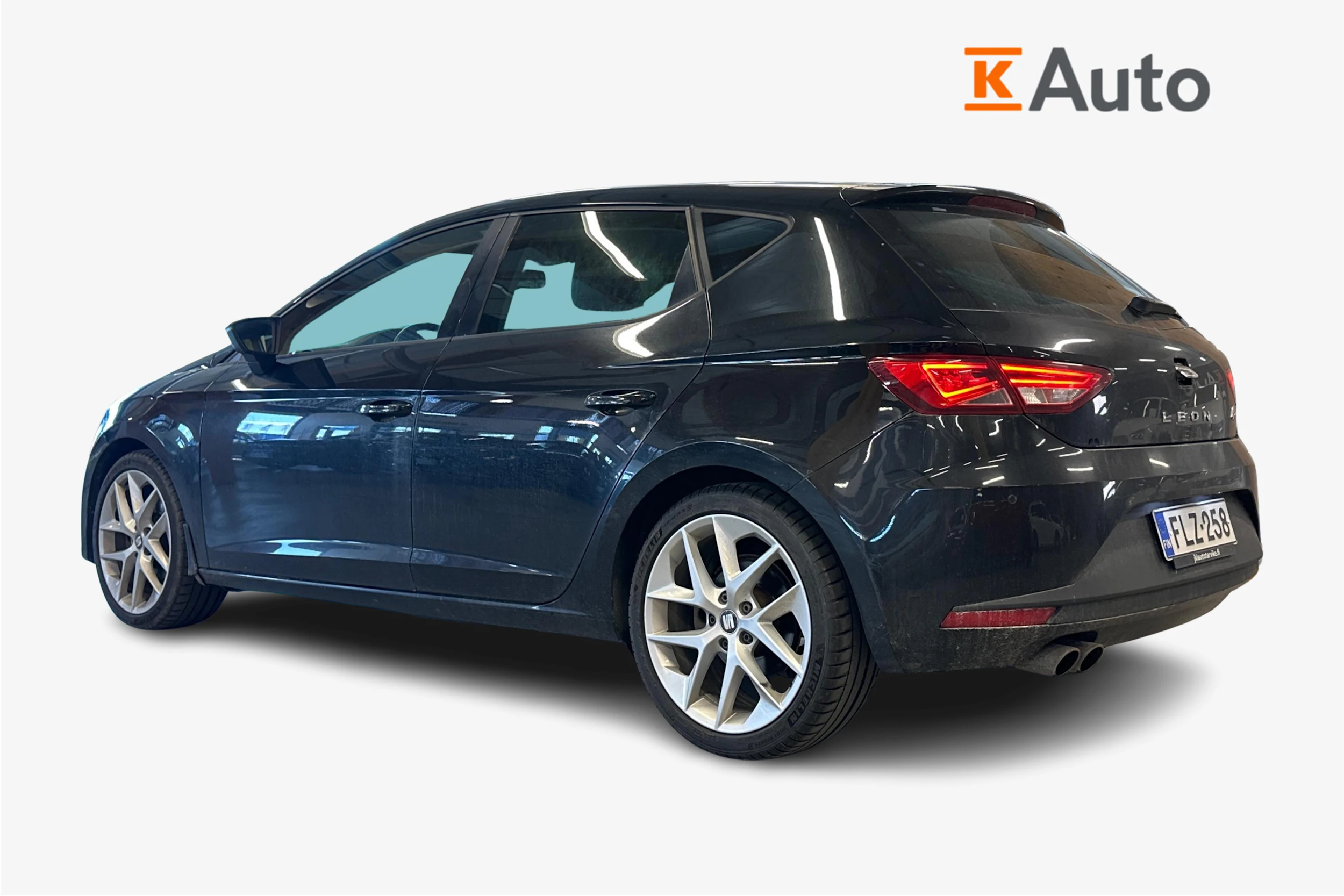 musta SEAT Leon 2016 kuva 2.