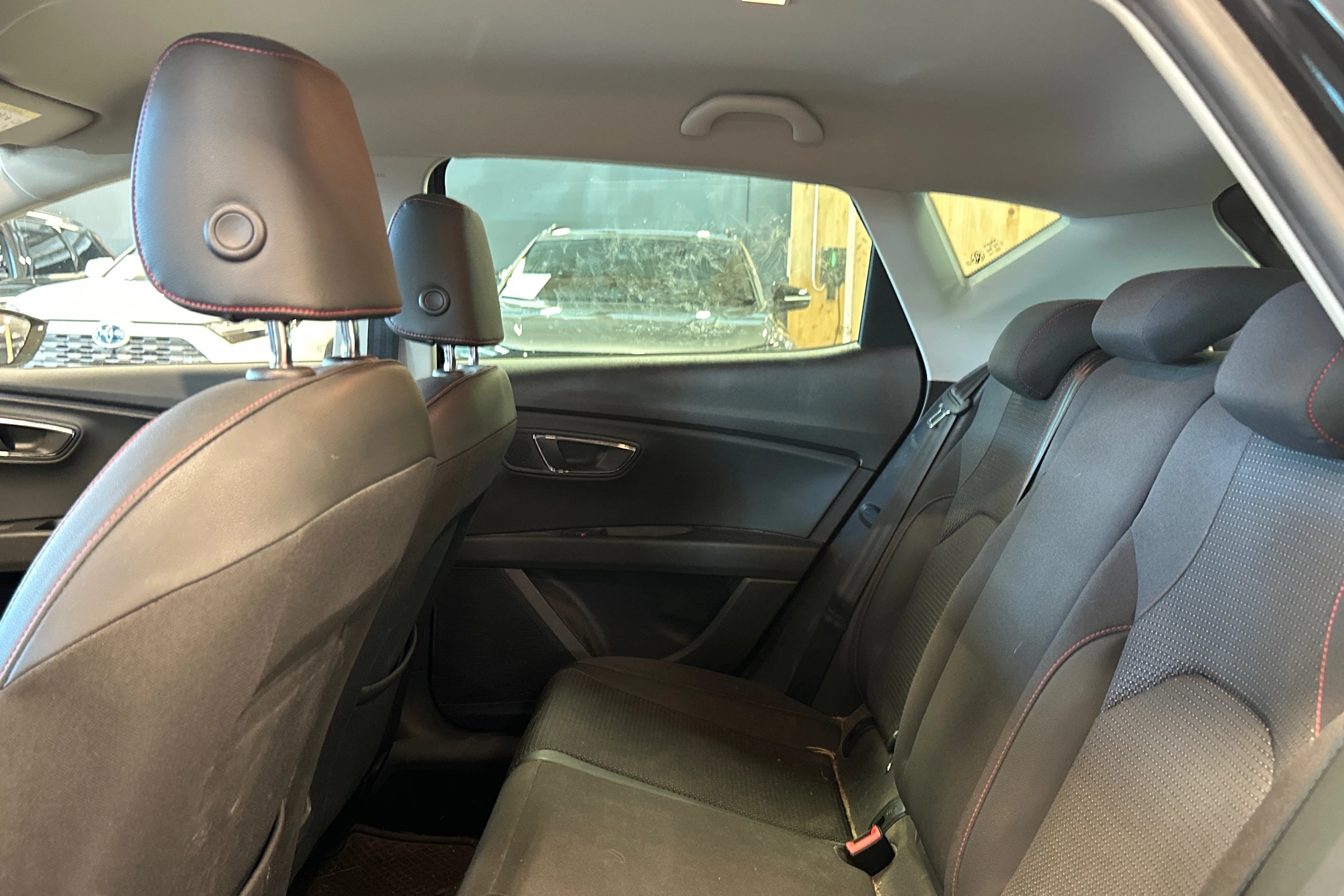 musta SEAT Leon 2016 kuva 4.