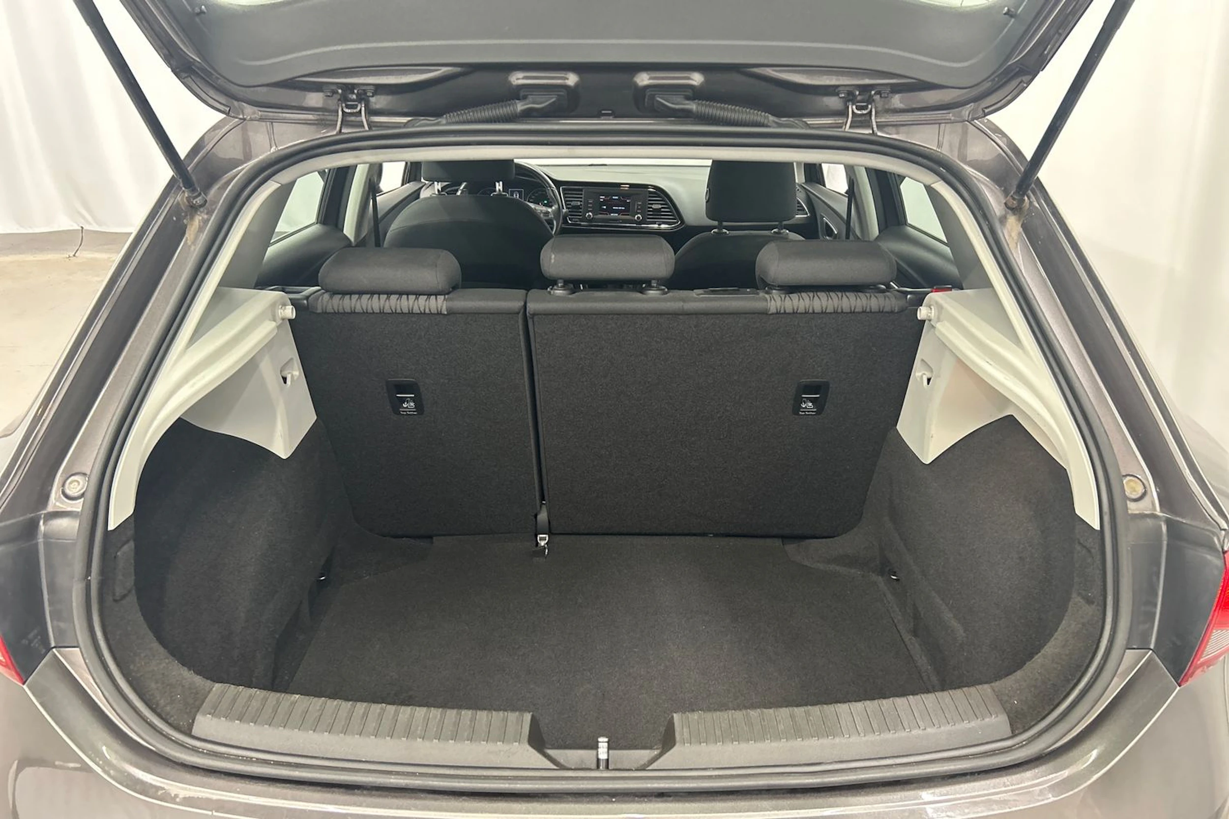 harmaa SEAT Leon 2016 kuva 16.