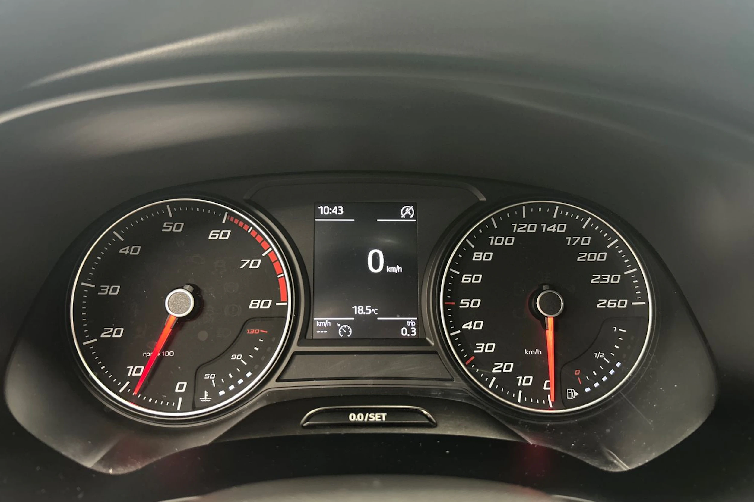 harmaa SEAT Leon 2016 kuva 19.