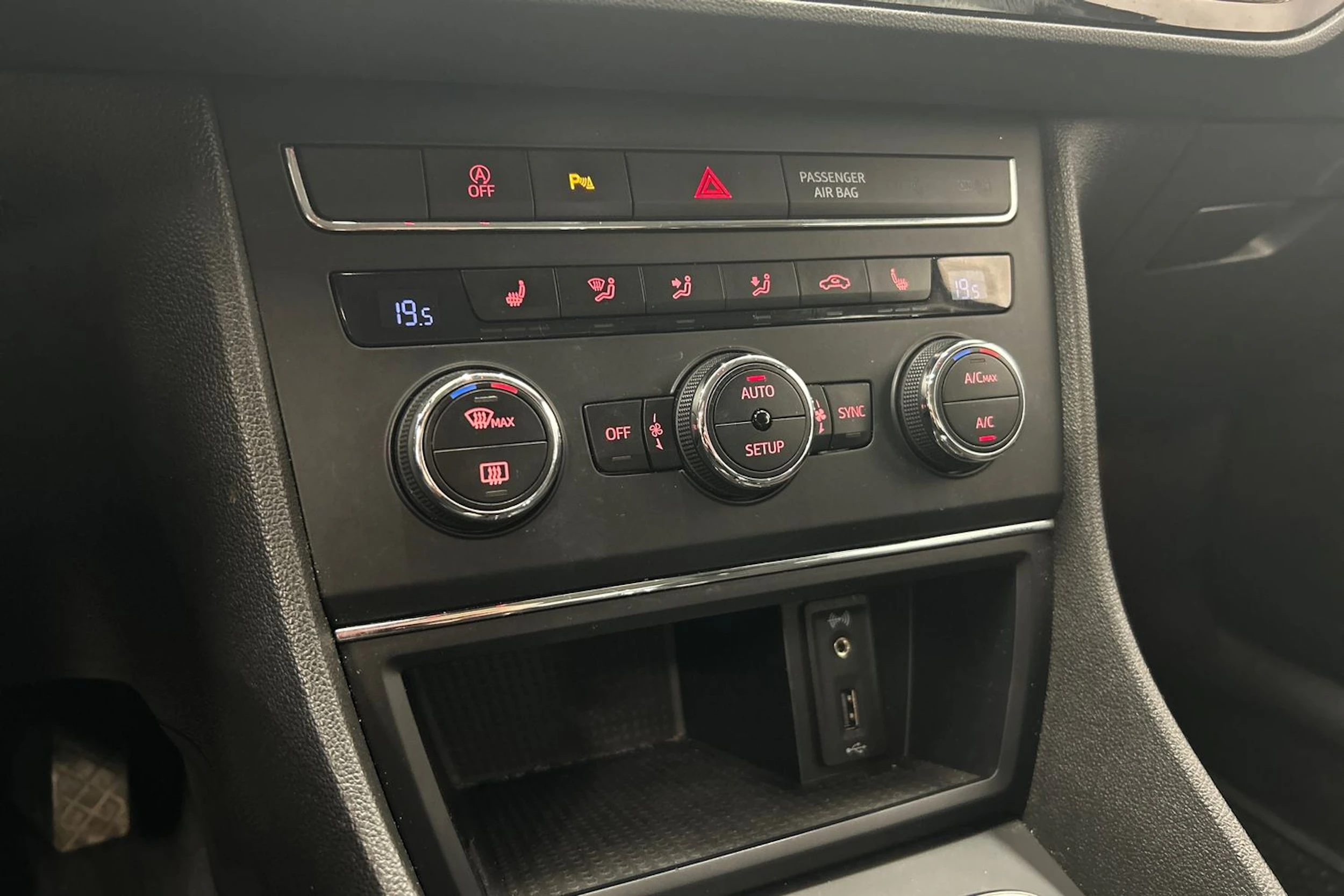 harmaa SEAT Leon 2016 kuva 26.