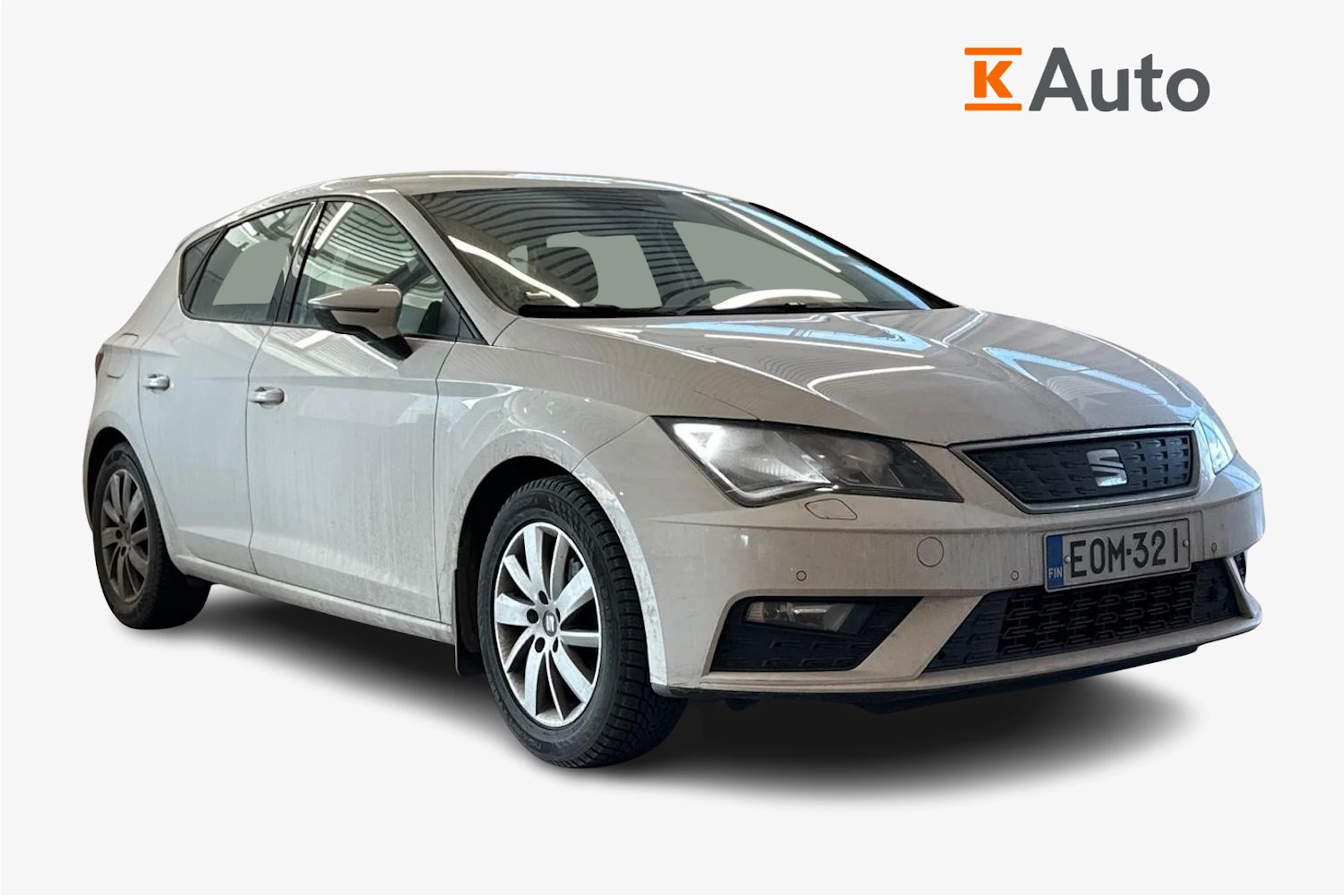 valkoinen SEAT Leon 2017 kuva 1.
