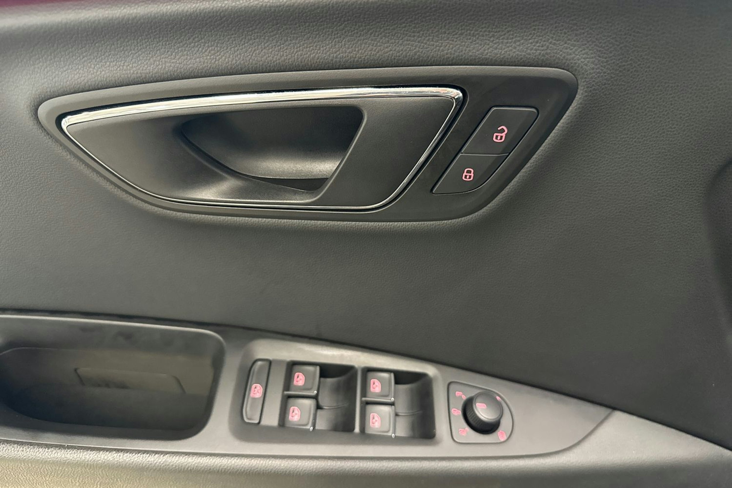 musta SEAT Leon 2017 kuva 15.