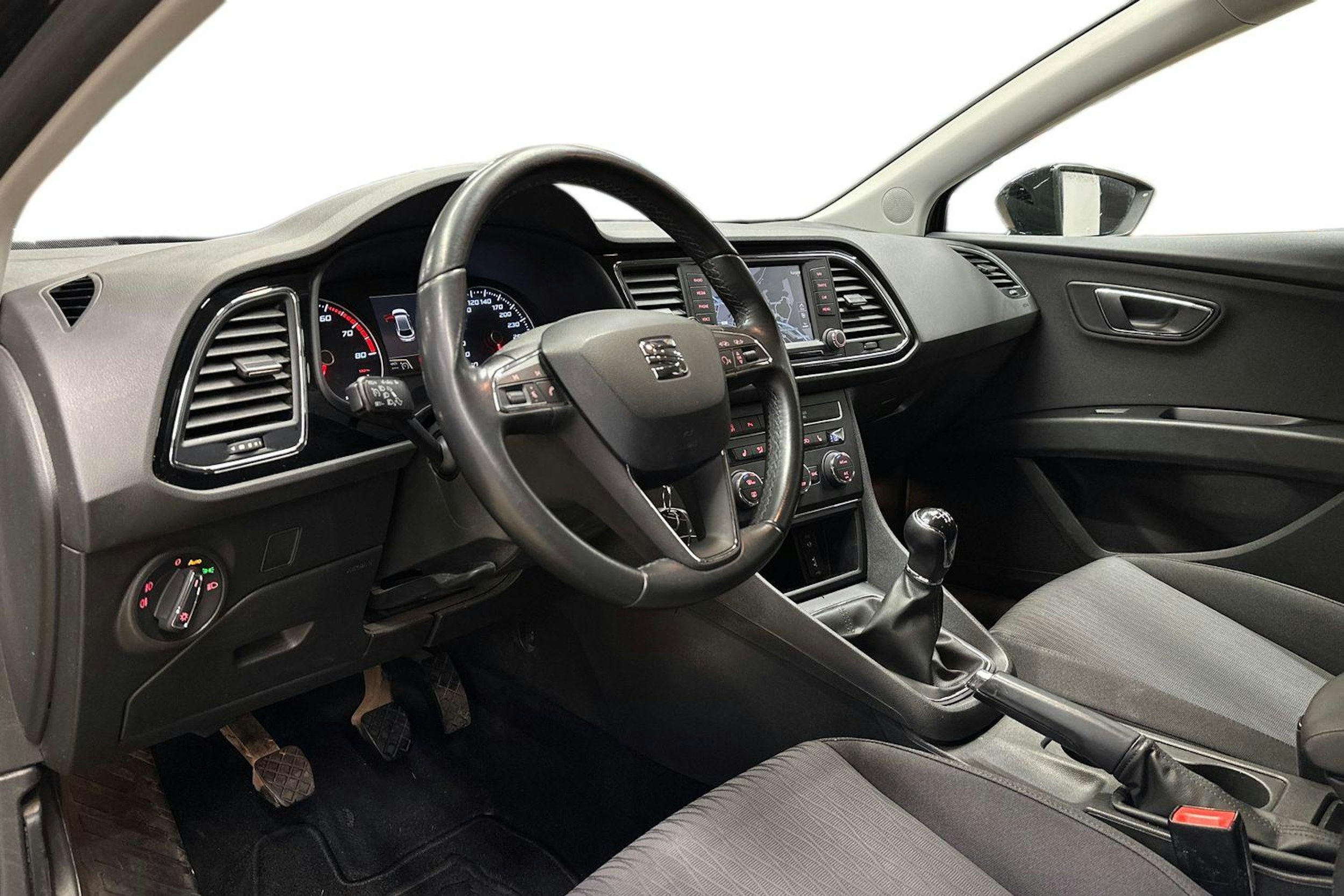 musta SEAT Leon 2017 kuva 7.