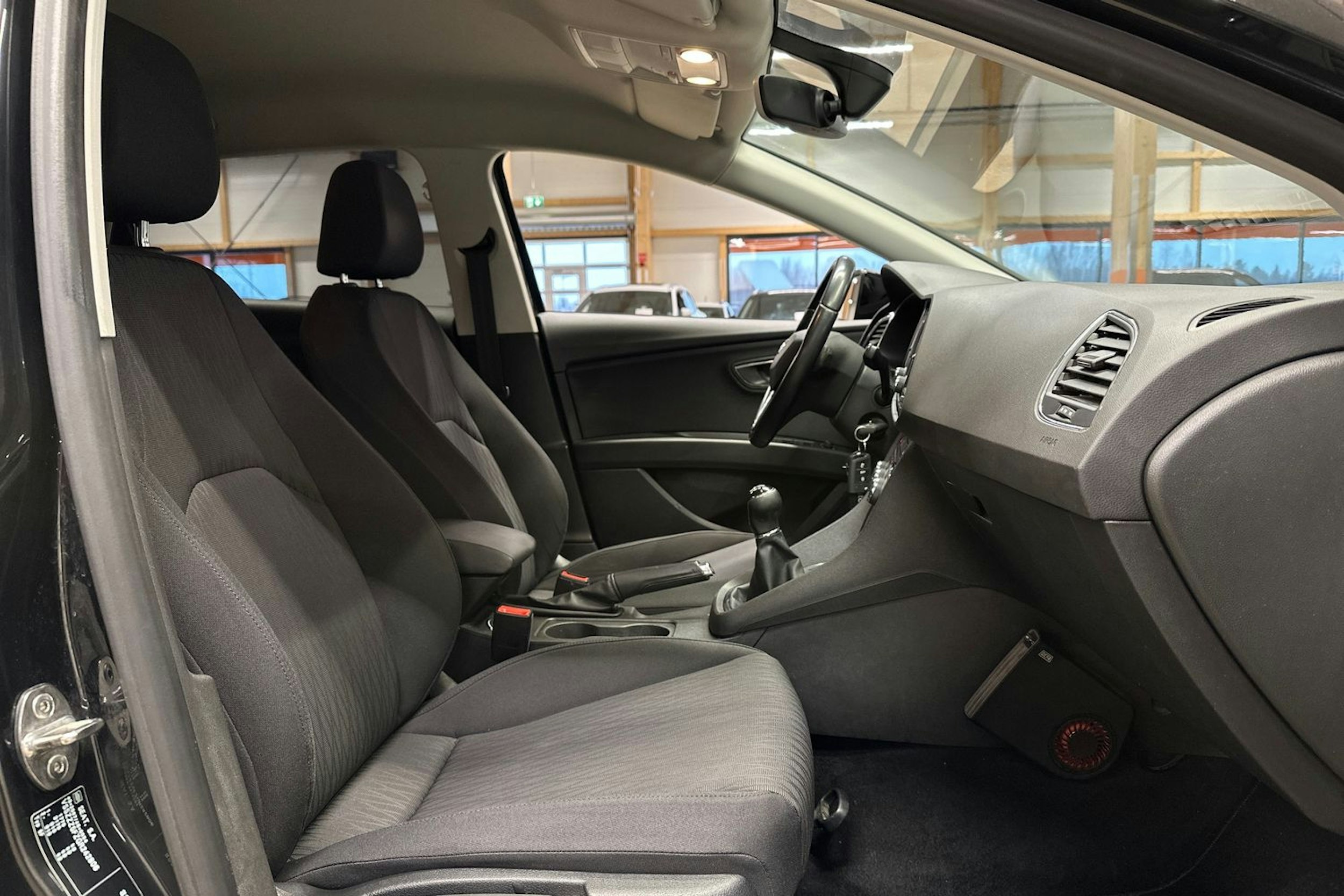 musta SEAT Leon 2017 kuva 14.