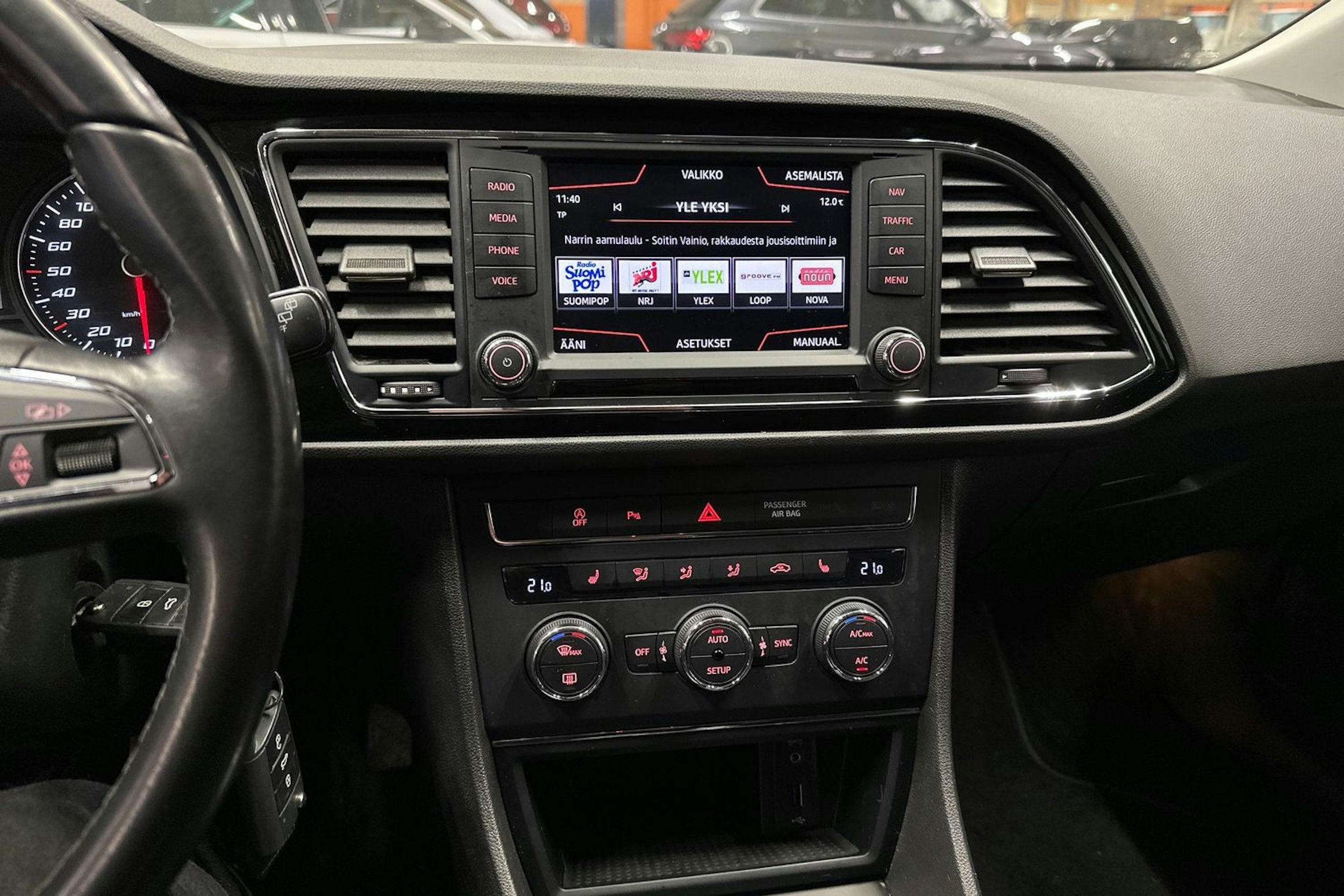 musta SEAT Leon 2017 kuva 18.