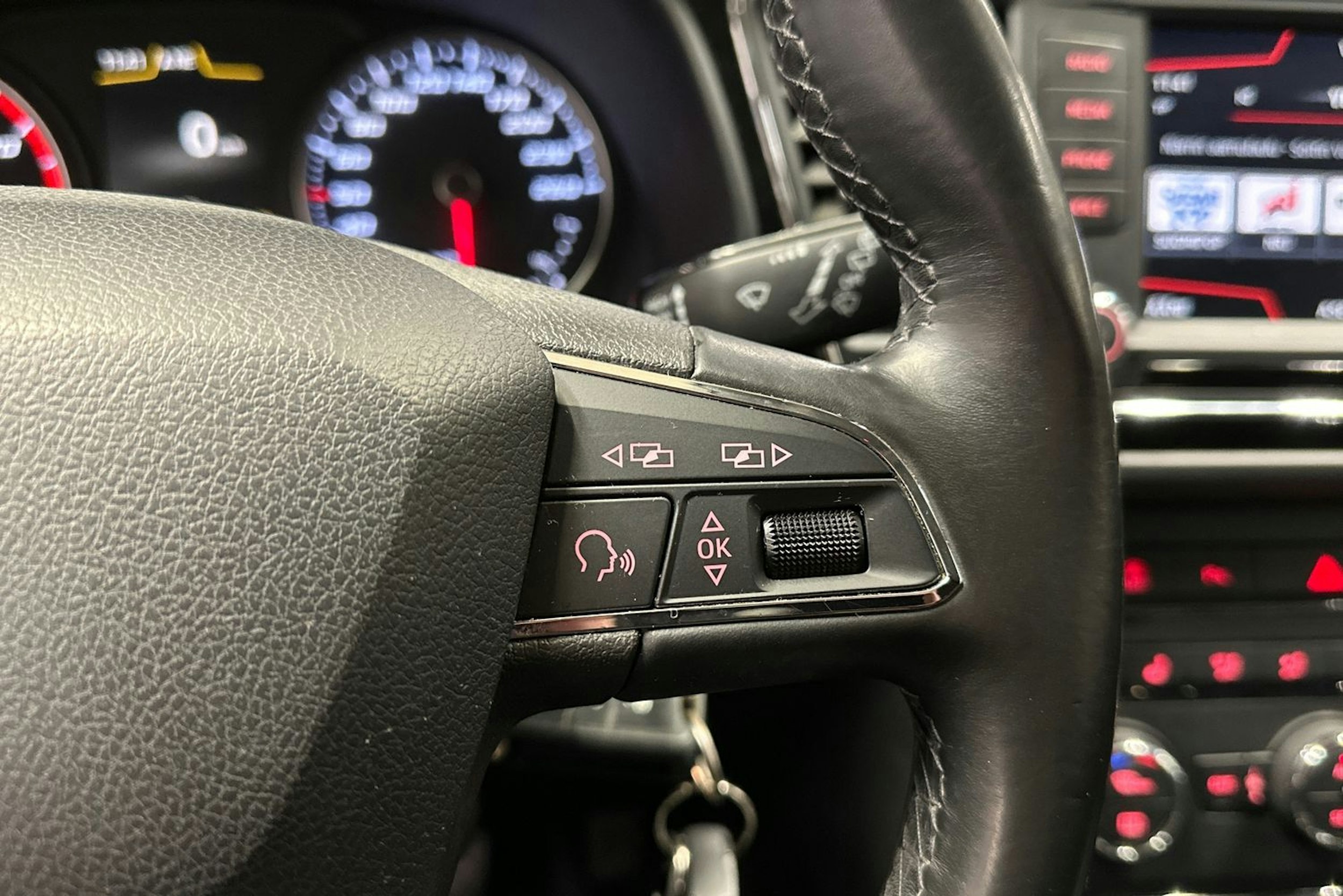 musta SEAT Leon 2017 kuva 23.