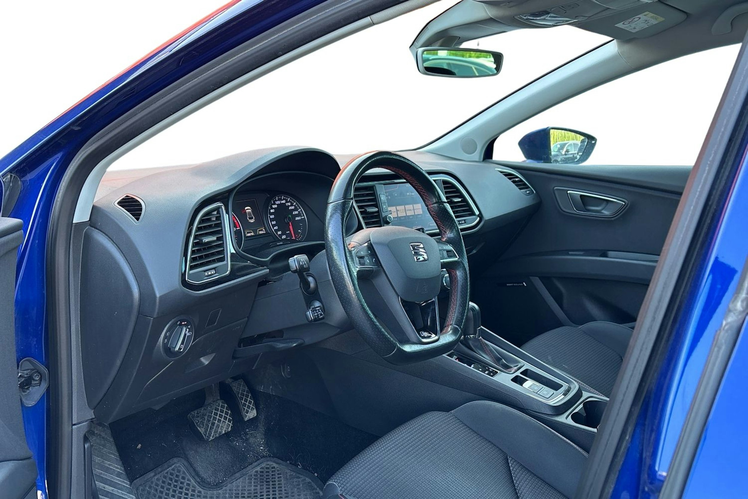sininen SEAT Leon 2017 kuva 3.