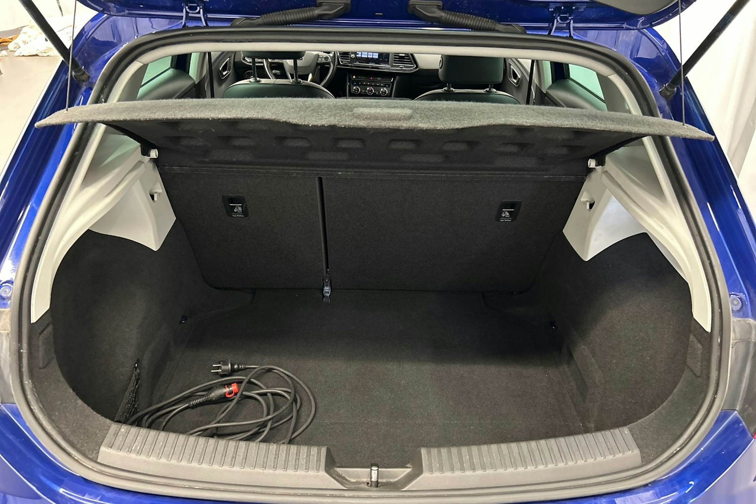 sininen SEAT Leon 2017 kuva 14.