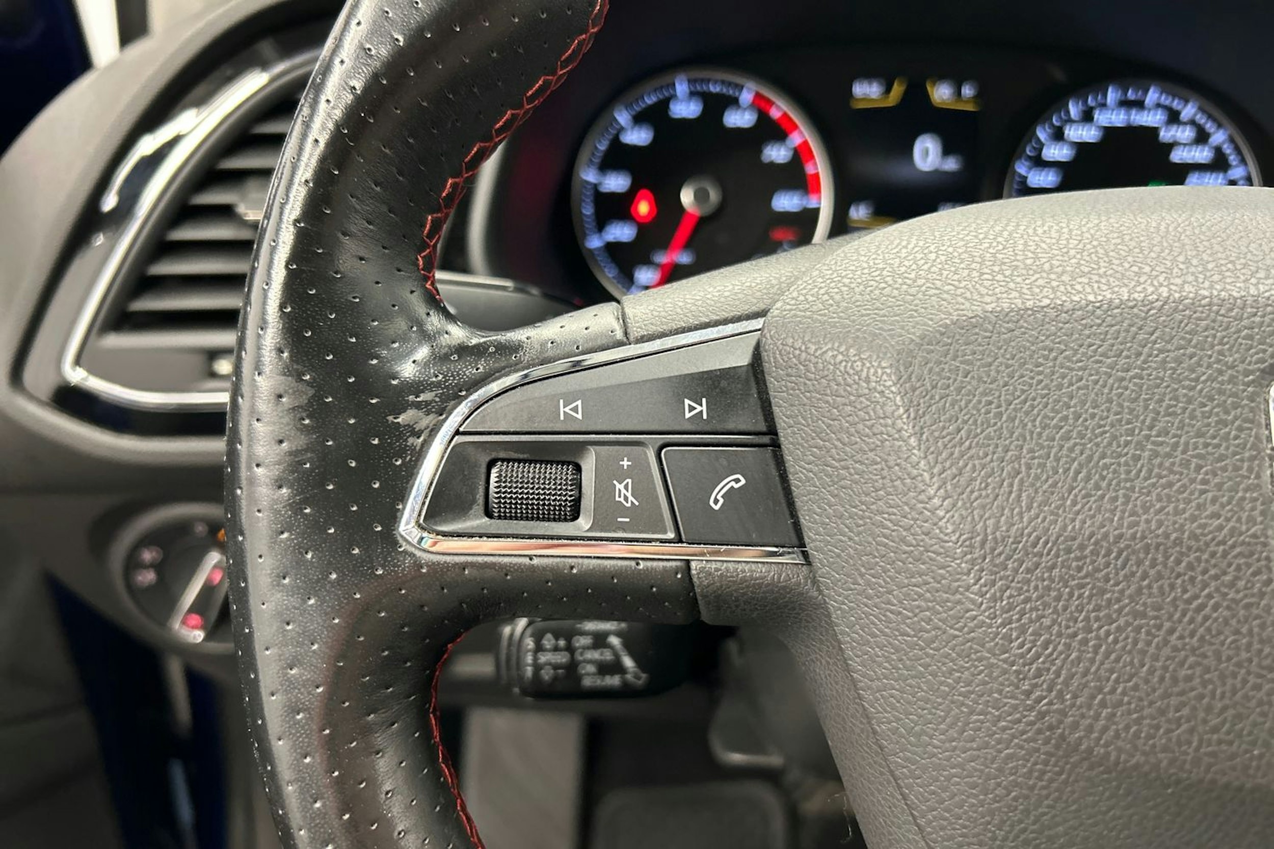 sininen SEAT Leon 2017 kuva 20.