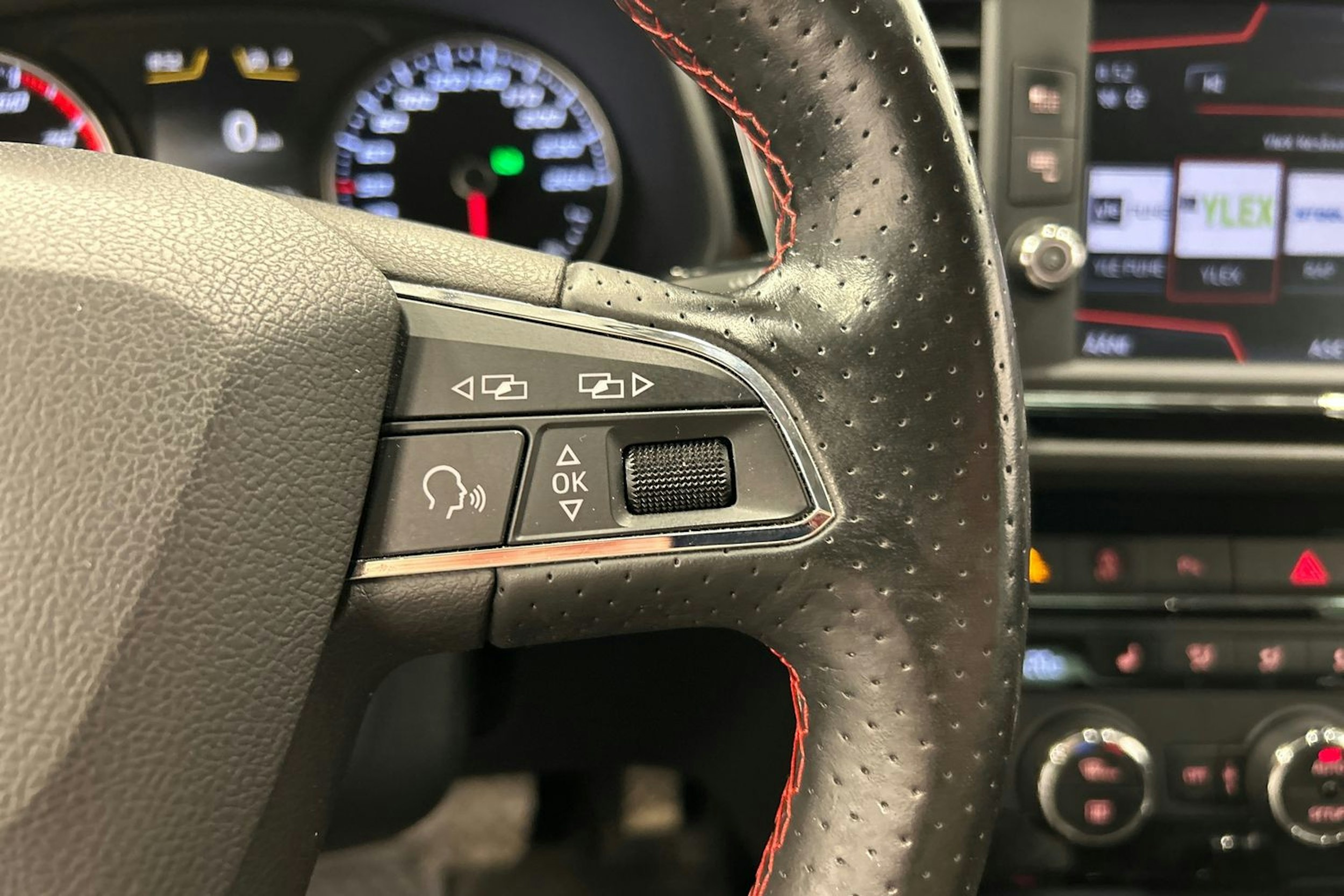 sininen SEAT Leon 2017 kuva 21.