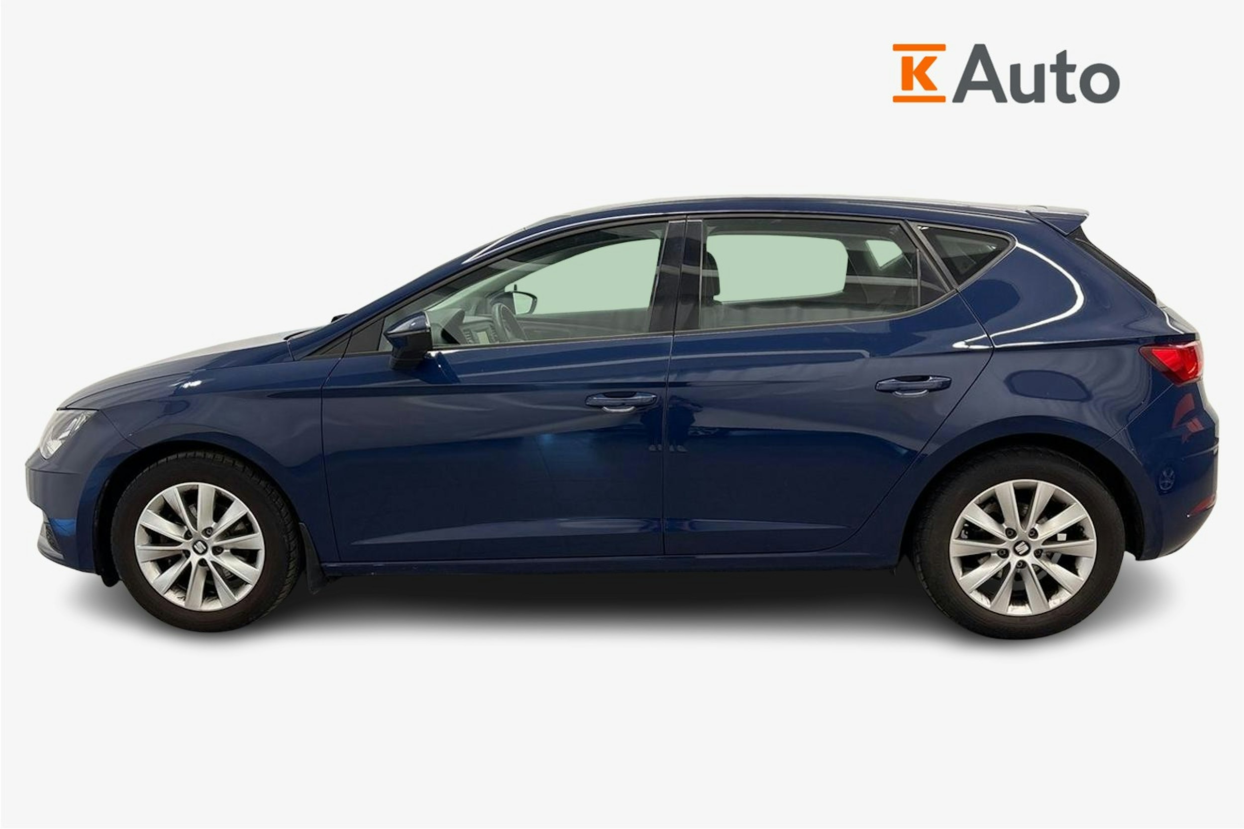 sininen SEAT Leon 2017 kuva 6.