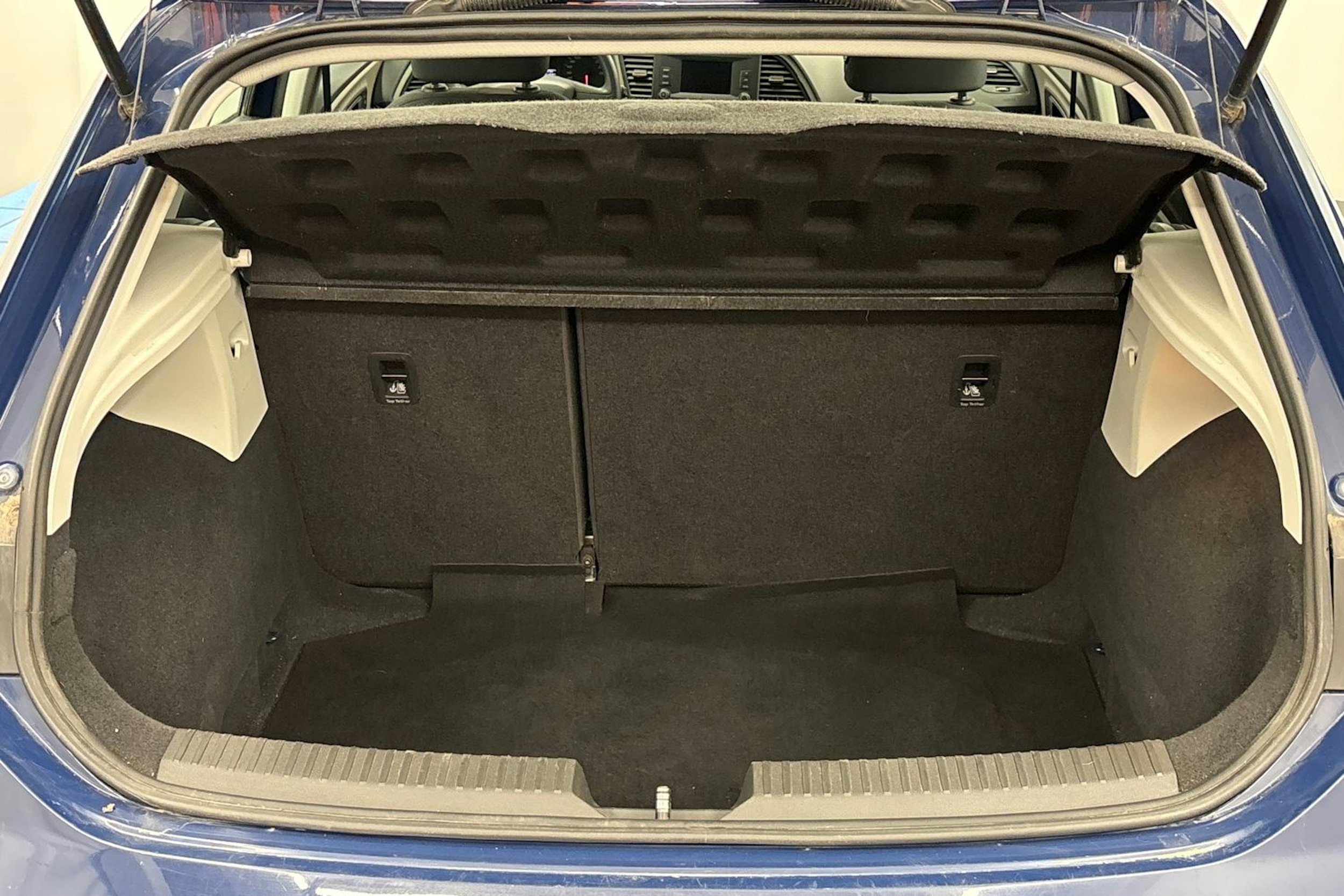 sininen SEAT Leon 2017 kuva 17.