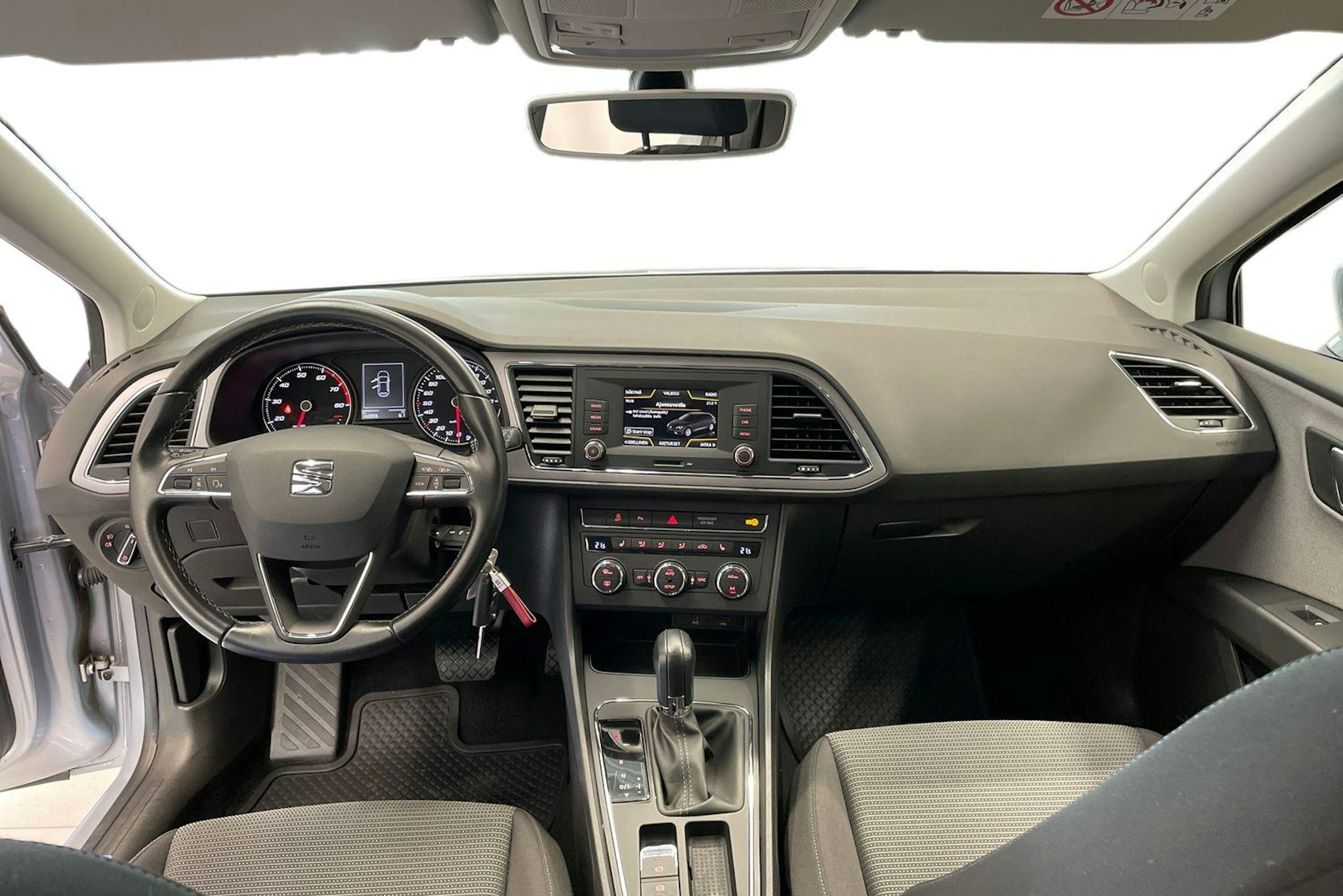 Harmaa SEAT Leon ST 2018 kuva 7.