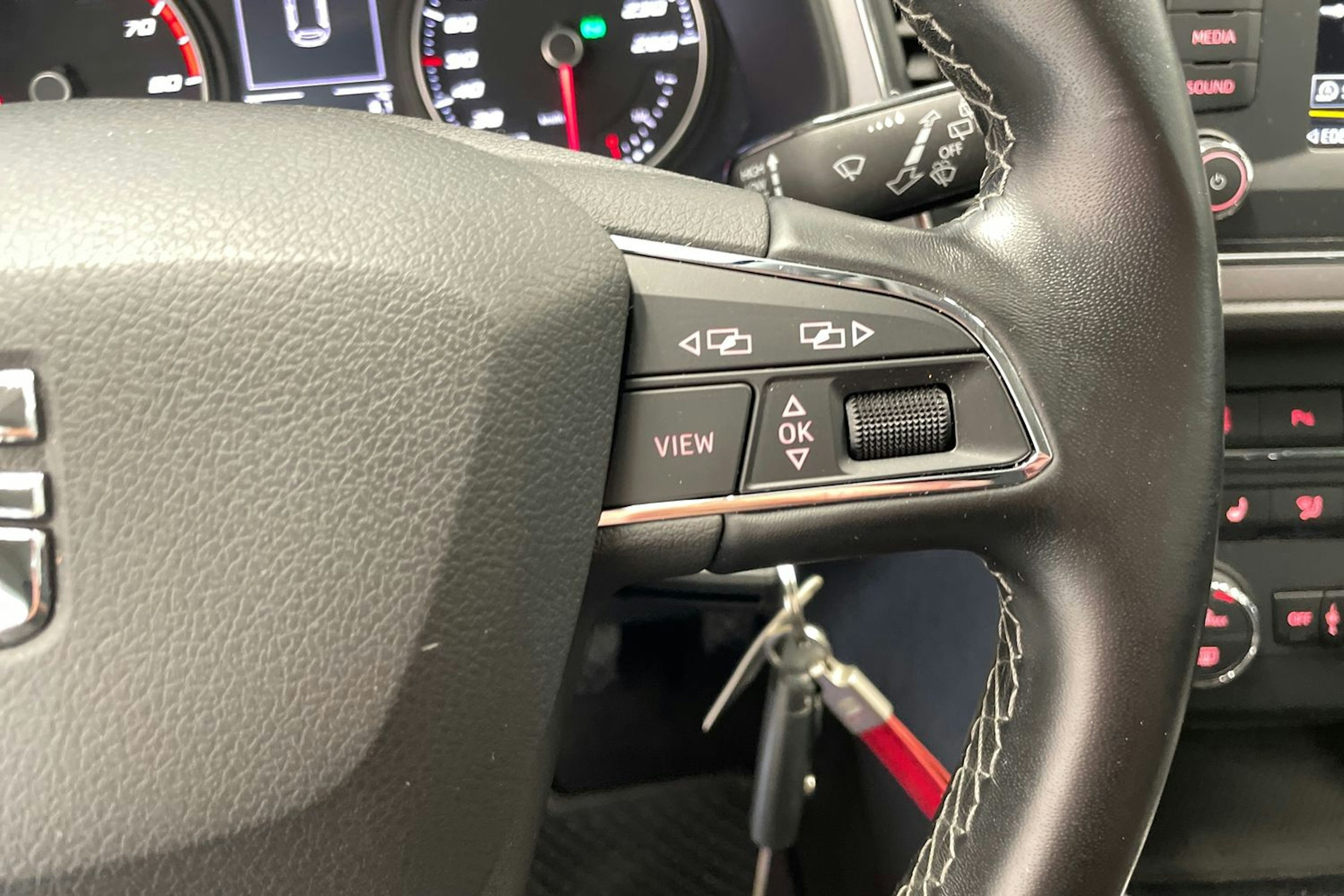 Harmaa SEAT Leon ST 2018 kuva 12.