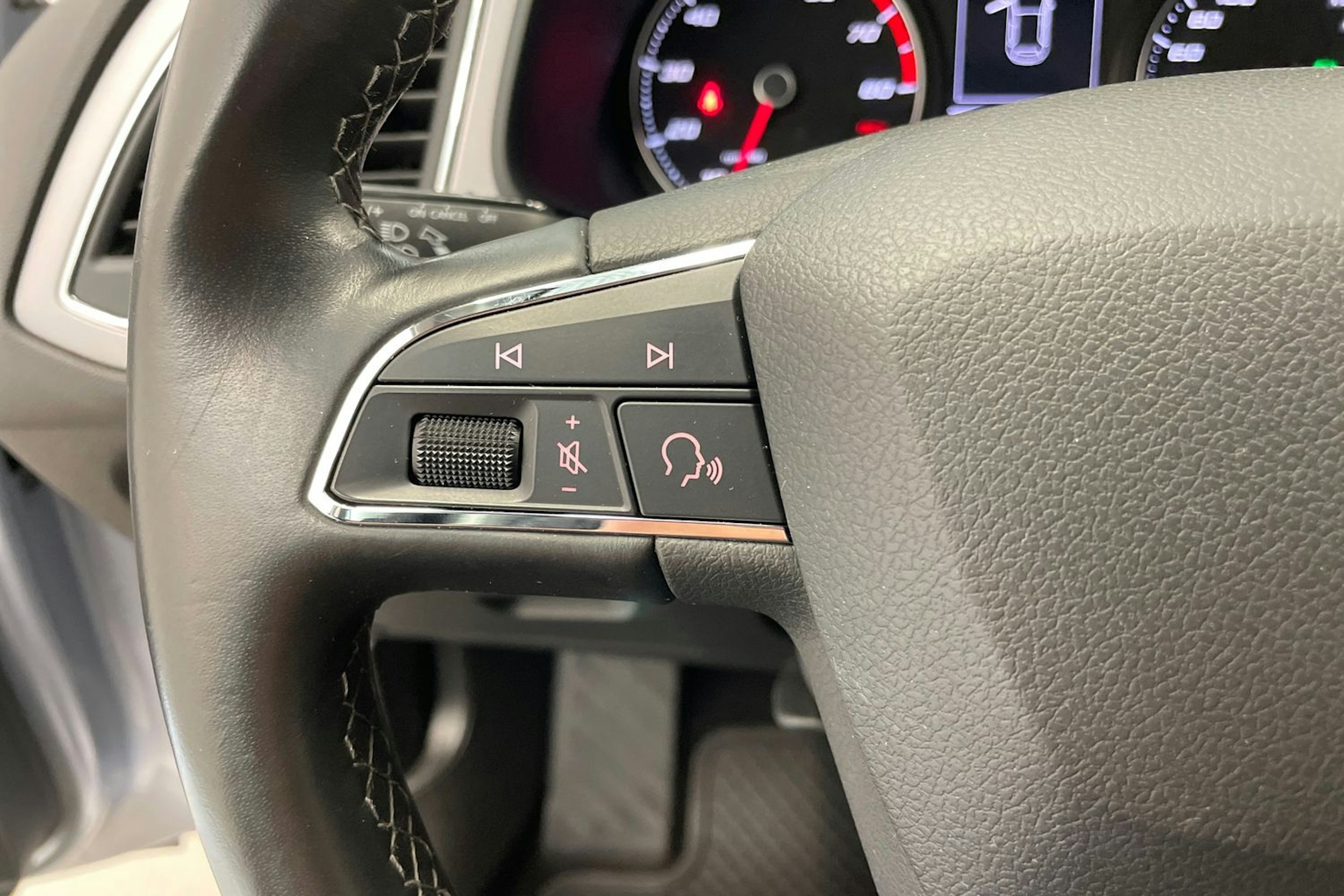 Harmaa SEAT Leon ST 2018 kuva 13.