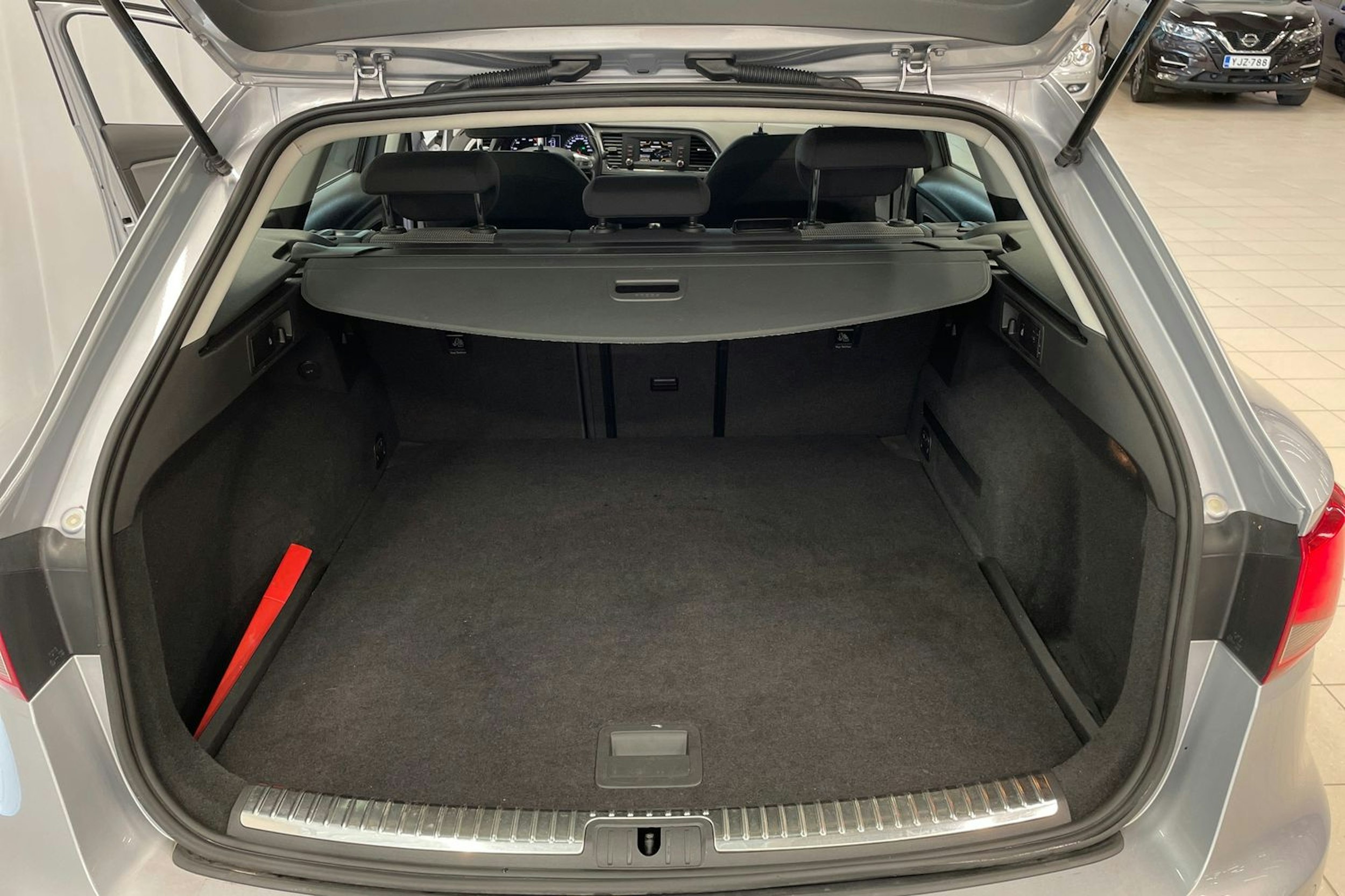 Harmaa SEAT Leon ST 2018 kuva 17.