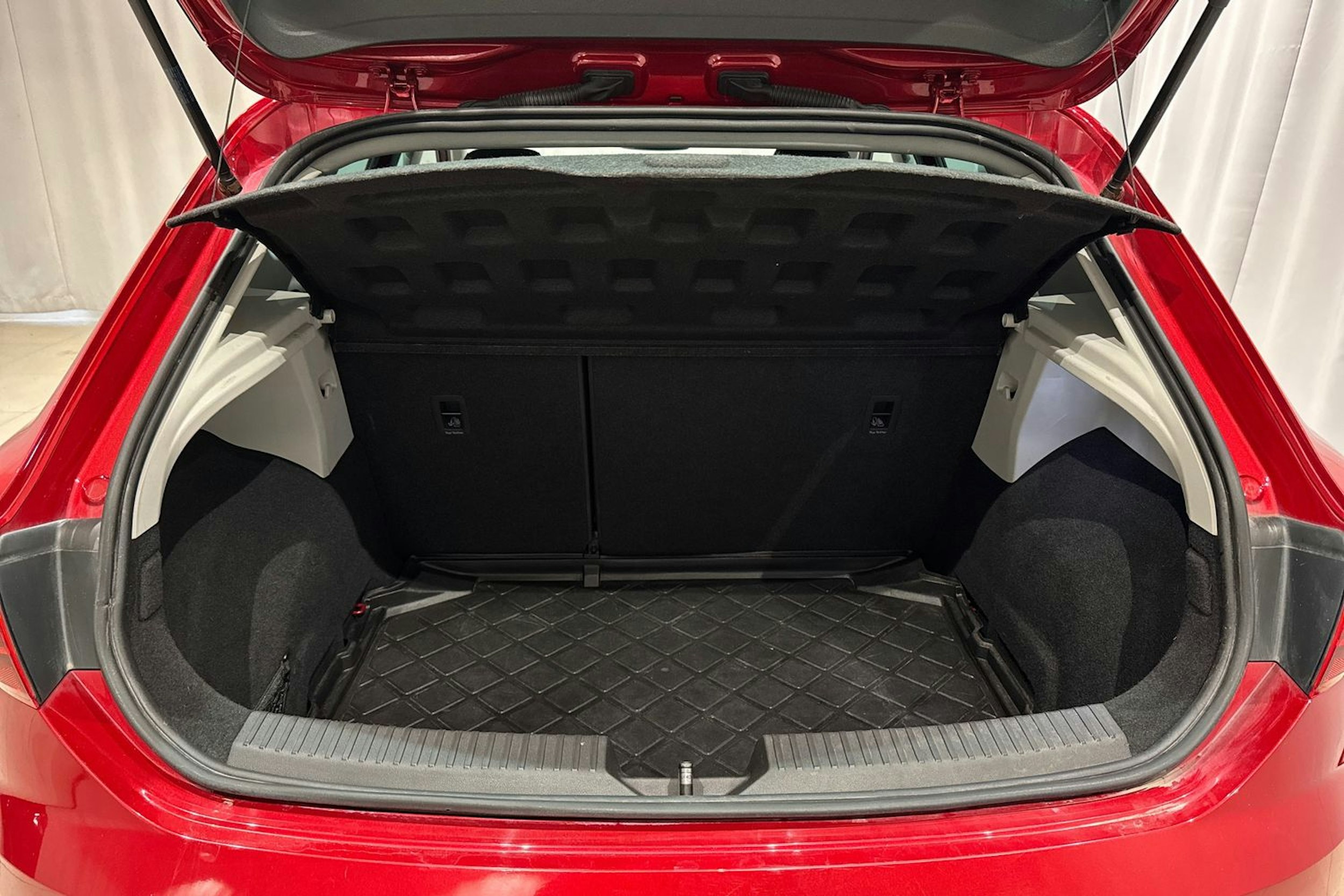 met. vihreä SEAT Leon 2018 kuva 16.