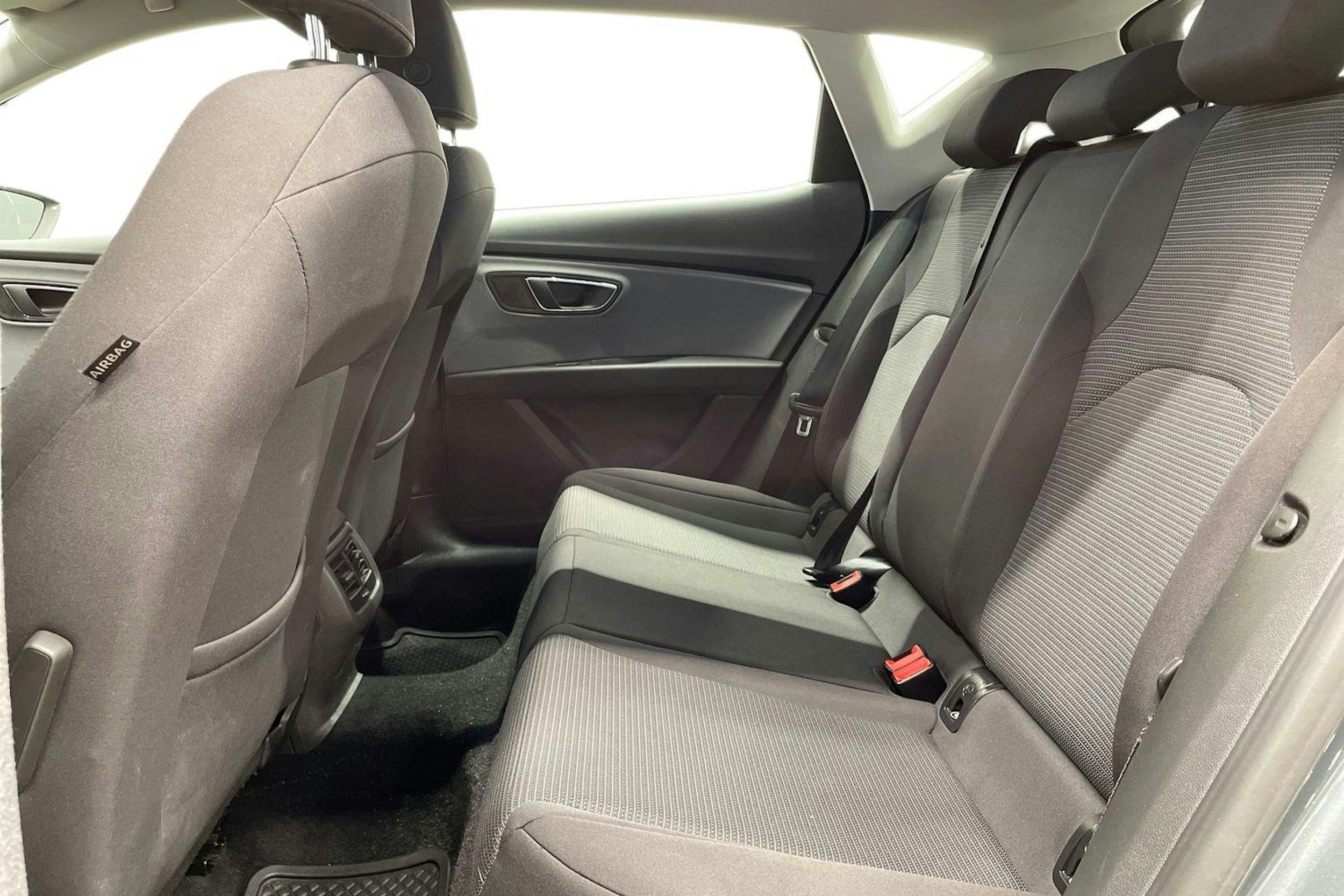 harmaa SEAT Leon 2018 kuva 10.