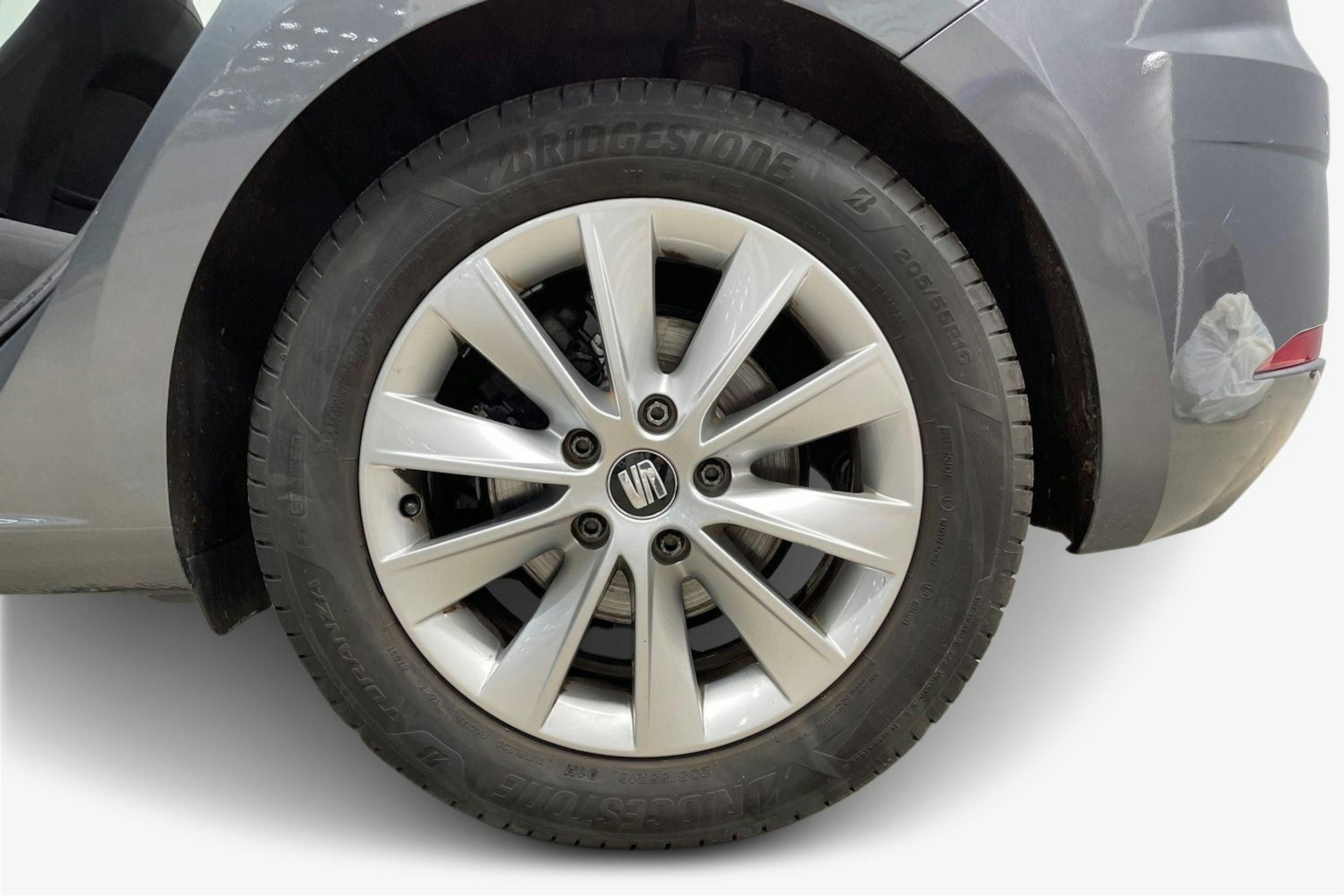 harmaa SEAT Leon 2018 kuva 11.